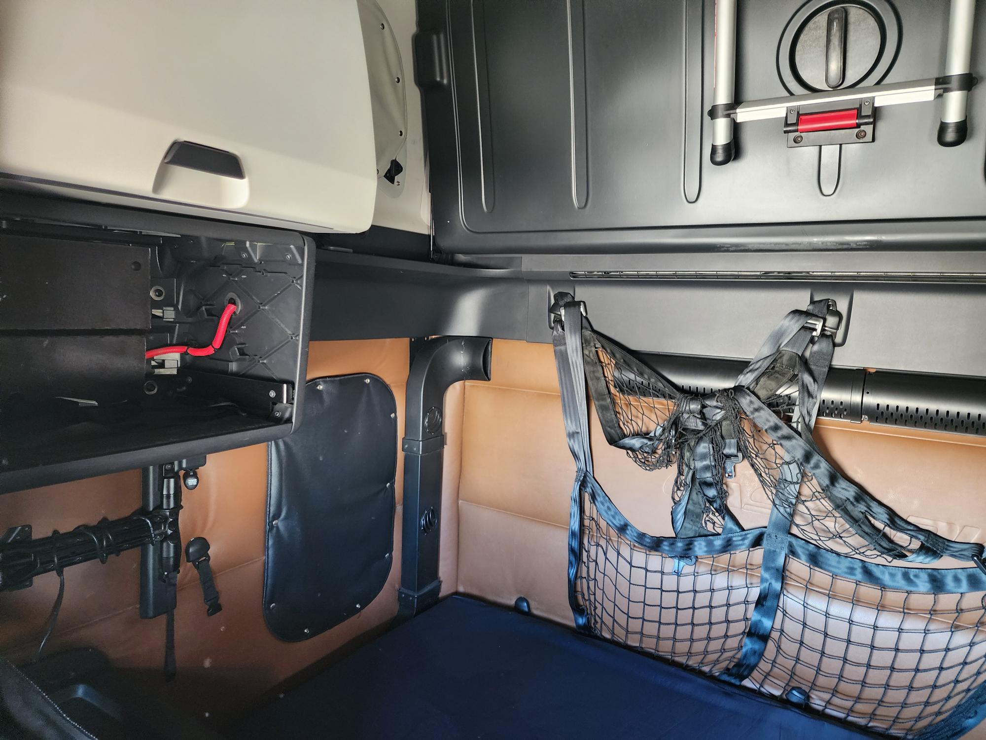 2021 FREIGHTLINER CASCADIA 126SLP - image 19