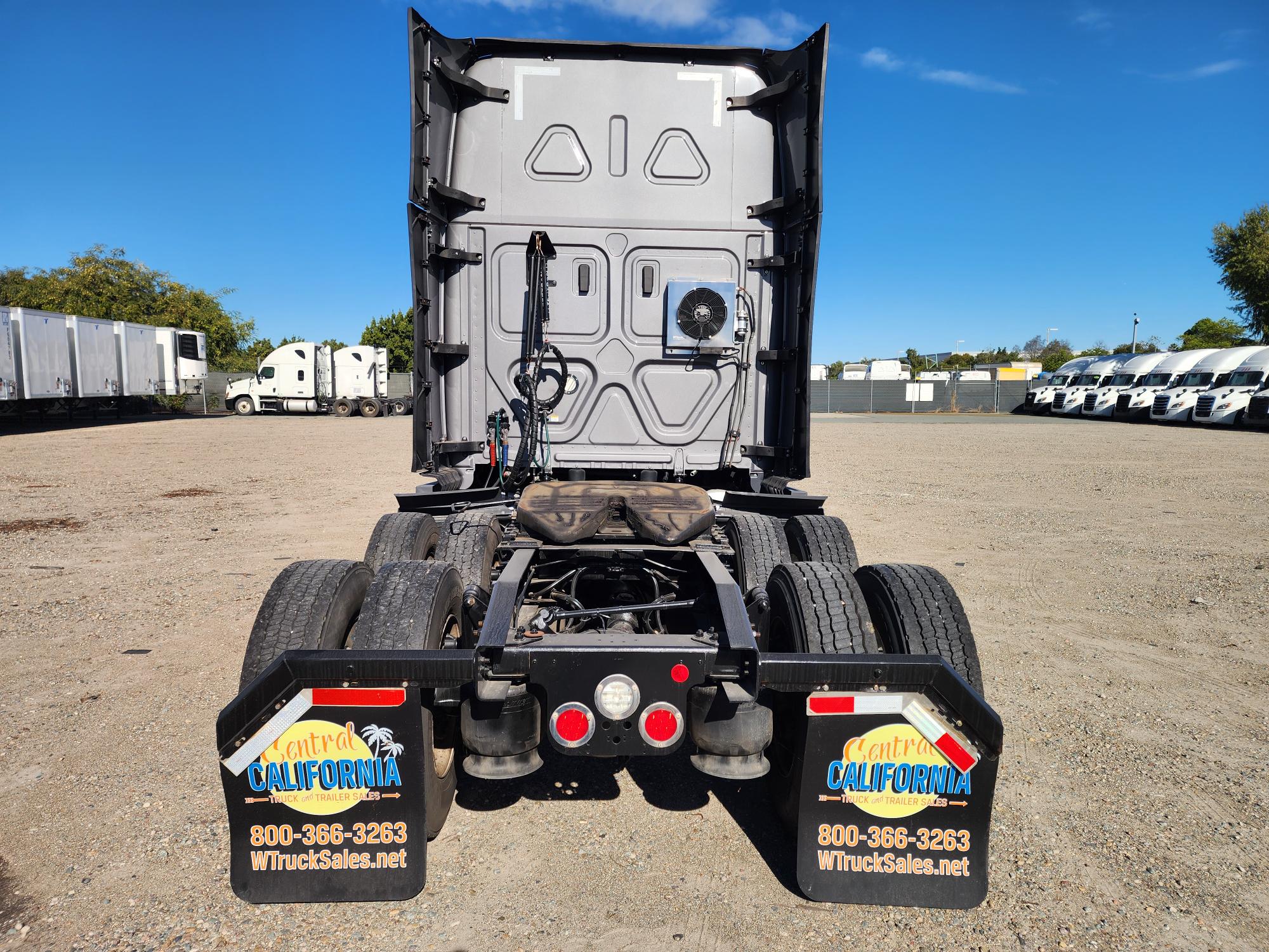 2021 FREIGHTLINER CASCADIA 126SLP - image 5