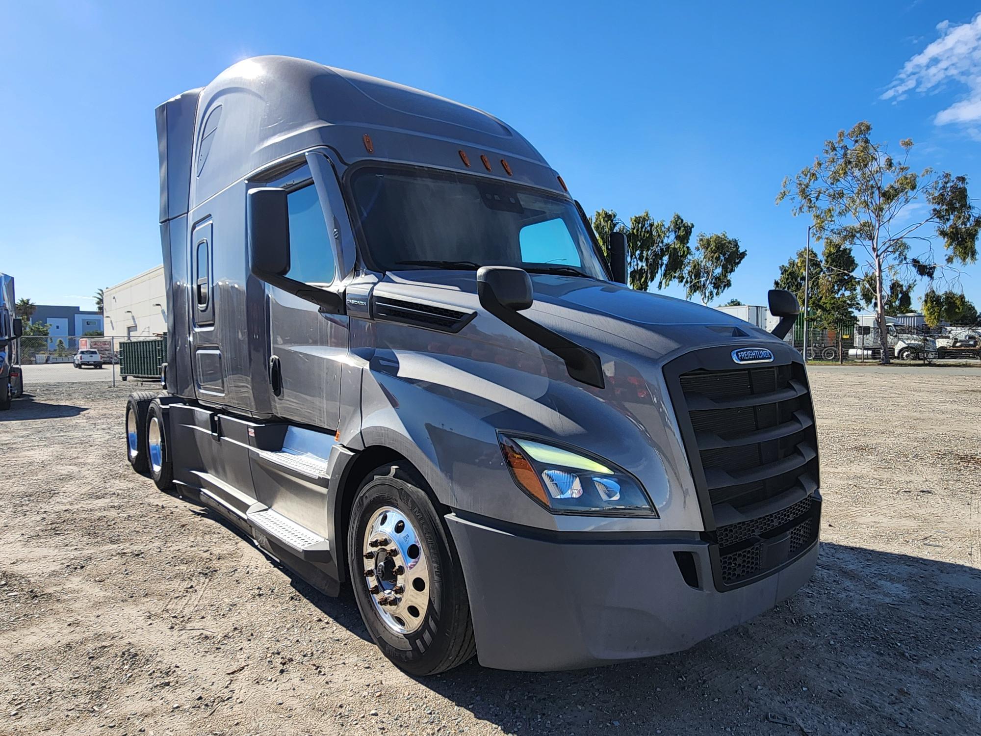 2021 FREIGHTLINER CASCADIA 126SLP - image 8