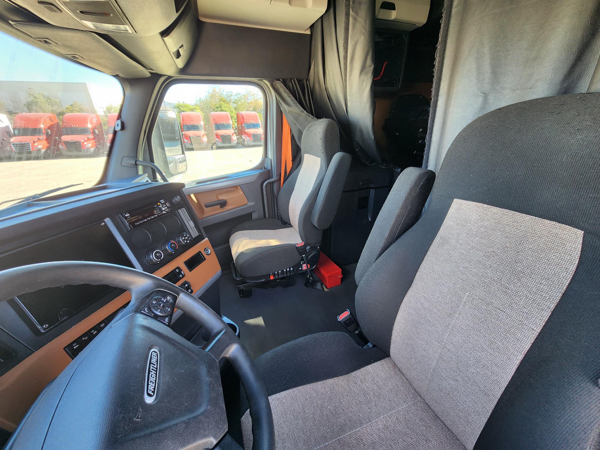 2021 FREIGHTLINER CASCADIA 126SLP - image 16