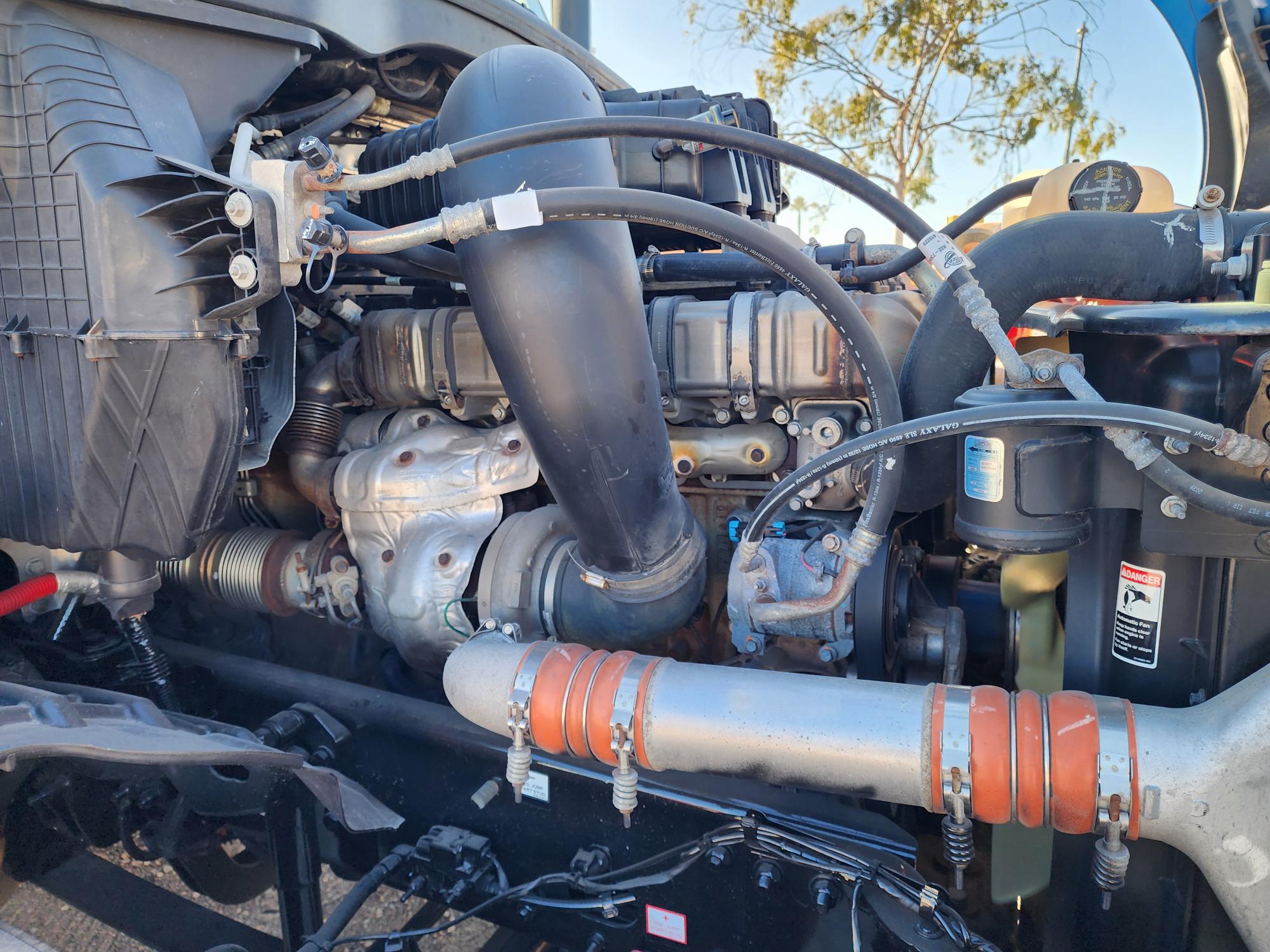 2020 FREIGHTLINER CASCADIA 126SLP - image 9