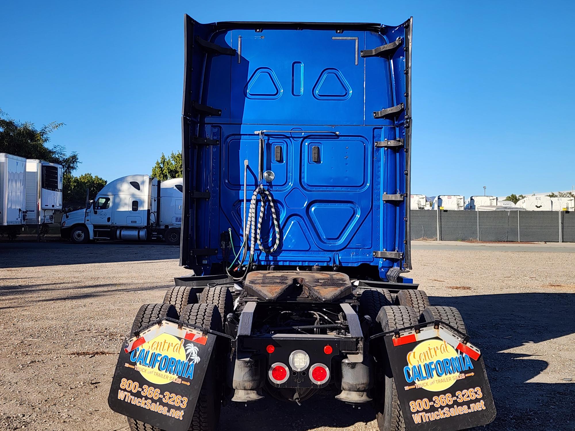 2020 FREIGHTLINER CASCADIA 126SLP - image 4