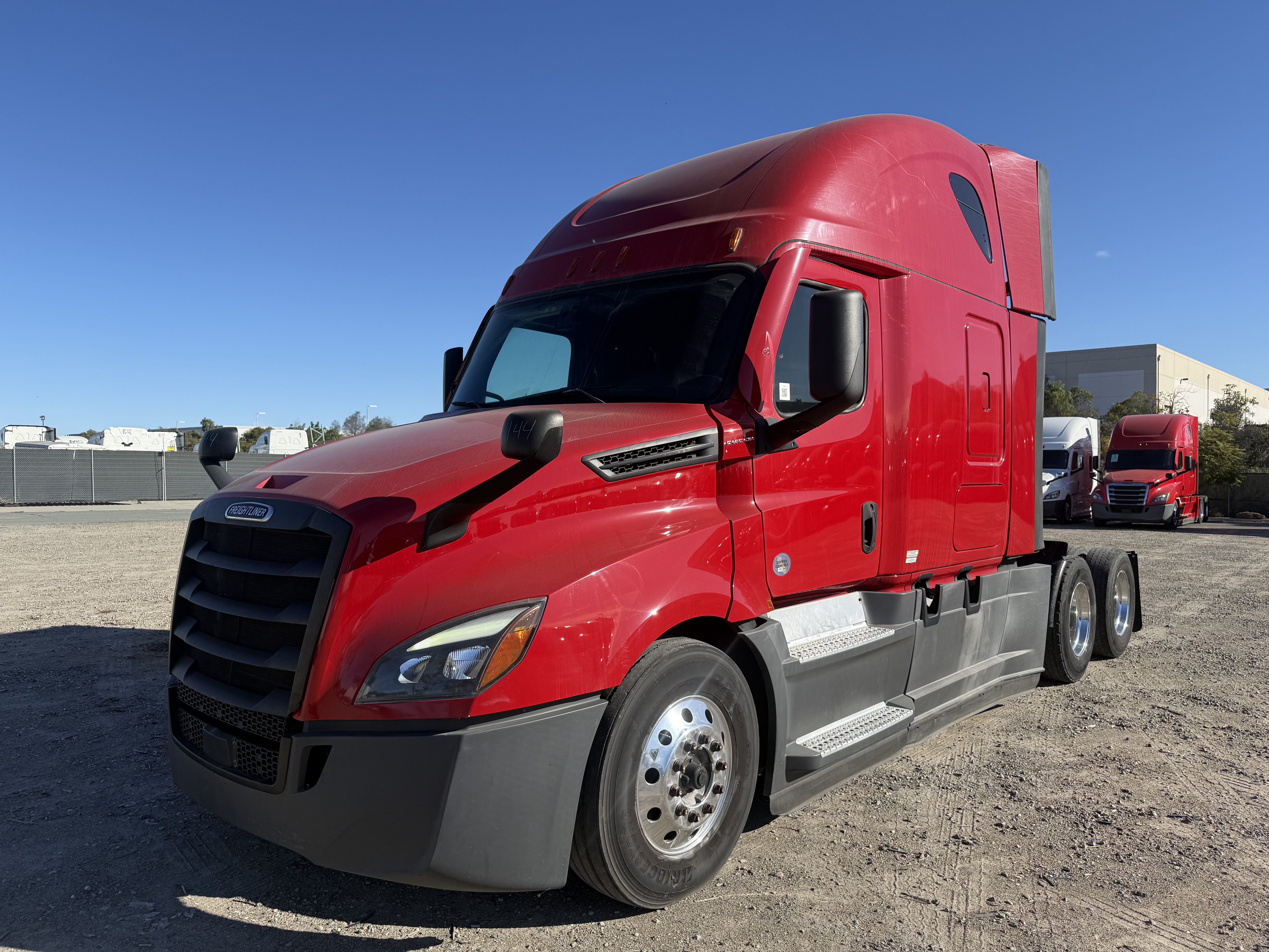 2021 FREIGHTLINER CASCADIA 126SLP - image 1