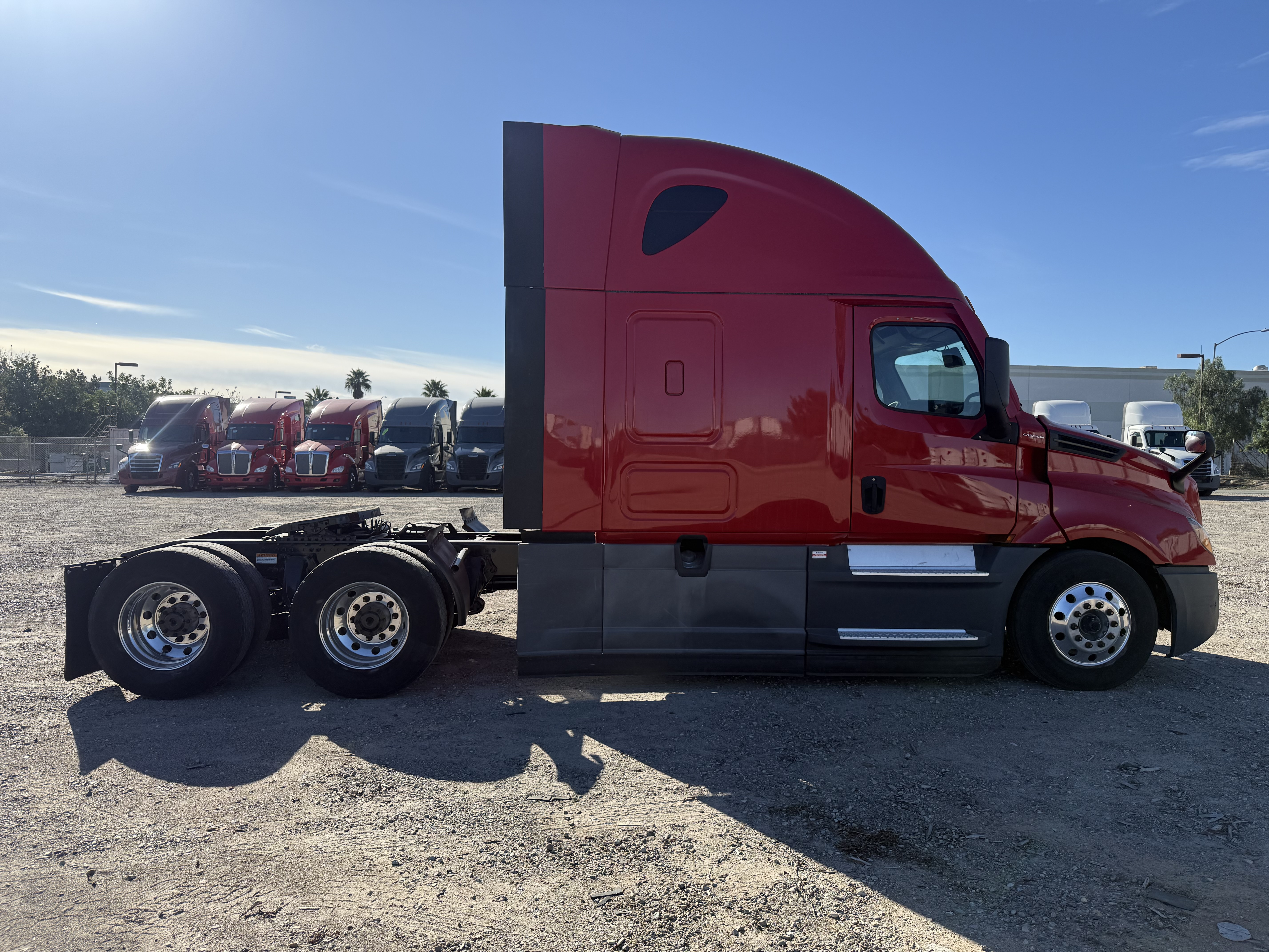 2021 FREIGHTLINER CASCADIA 126SLP - image 7