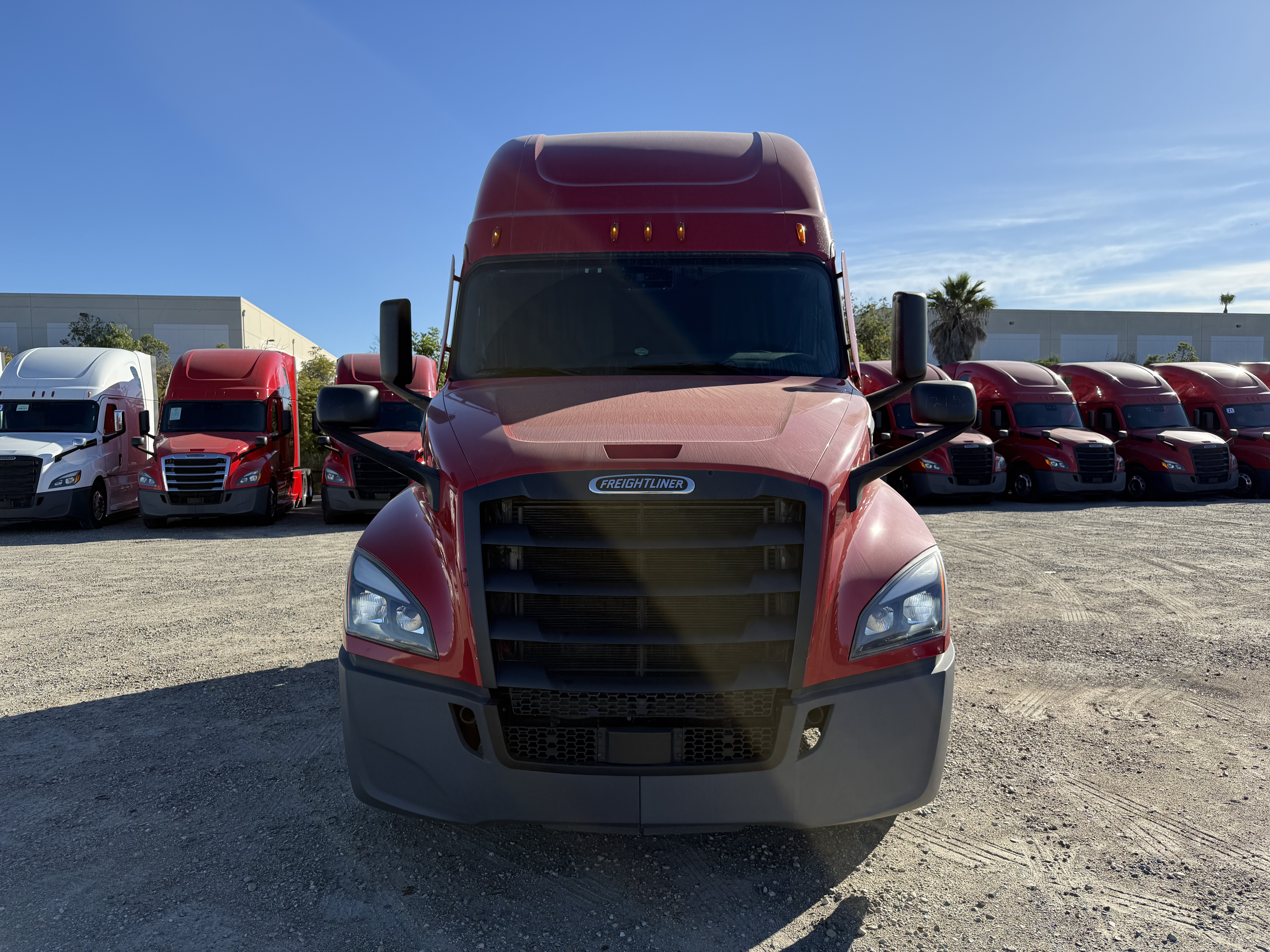 2021 FREIGHTLINER CASCADIA 126SLP - image 2