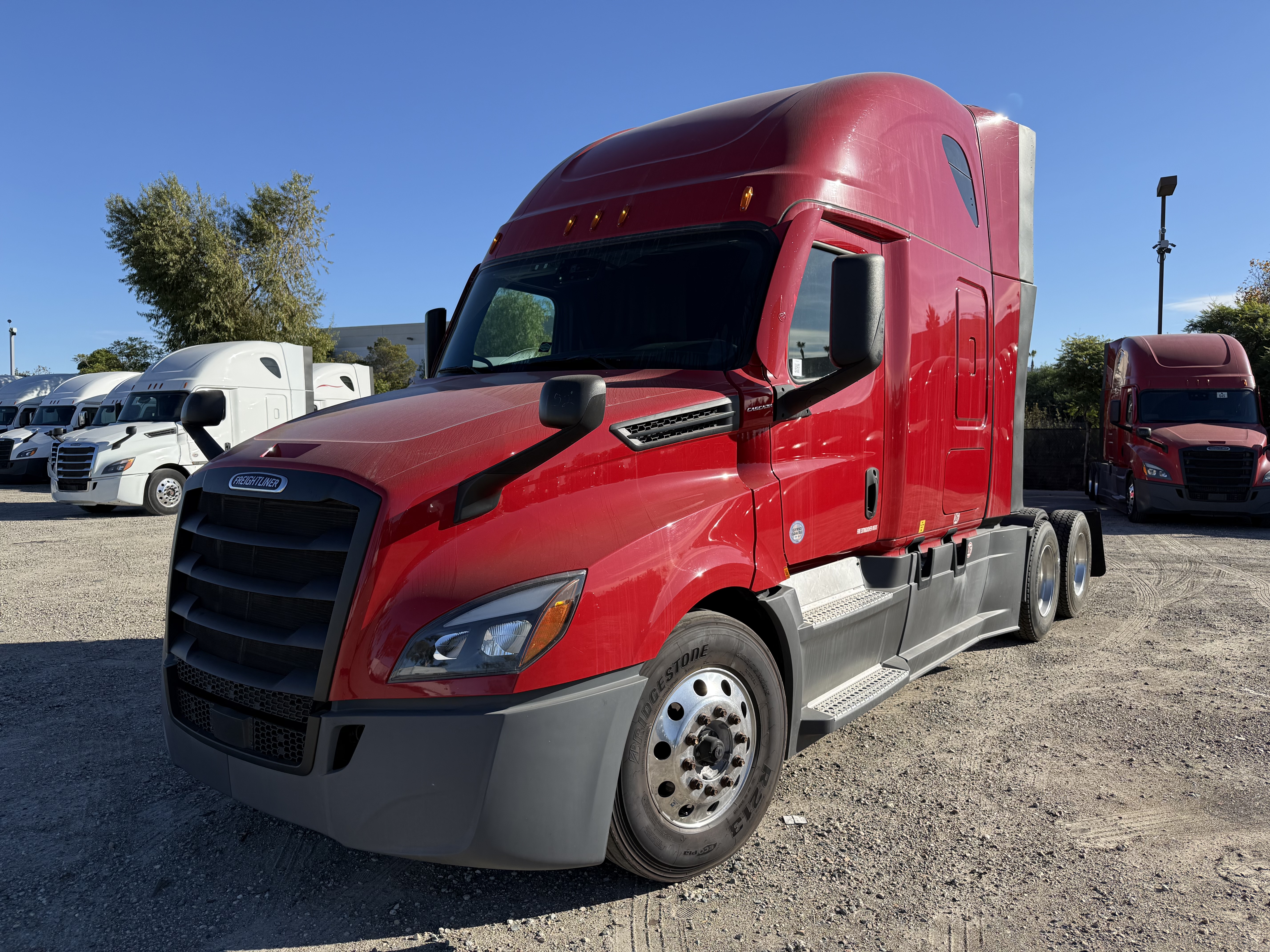 2021 FREIGHTLINER CASCADIA 126SLP - image 1
