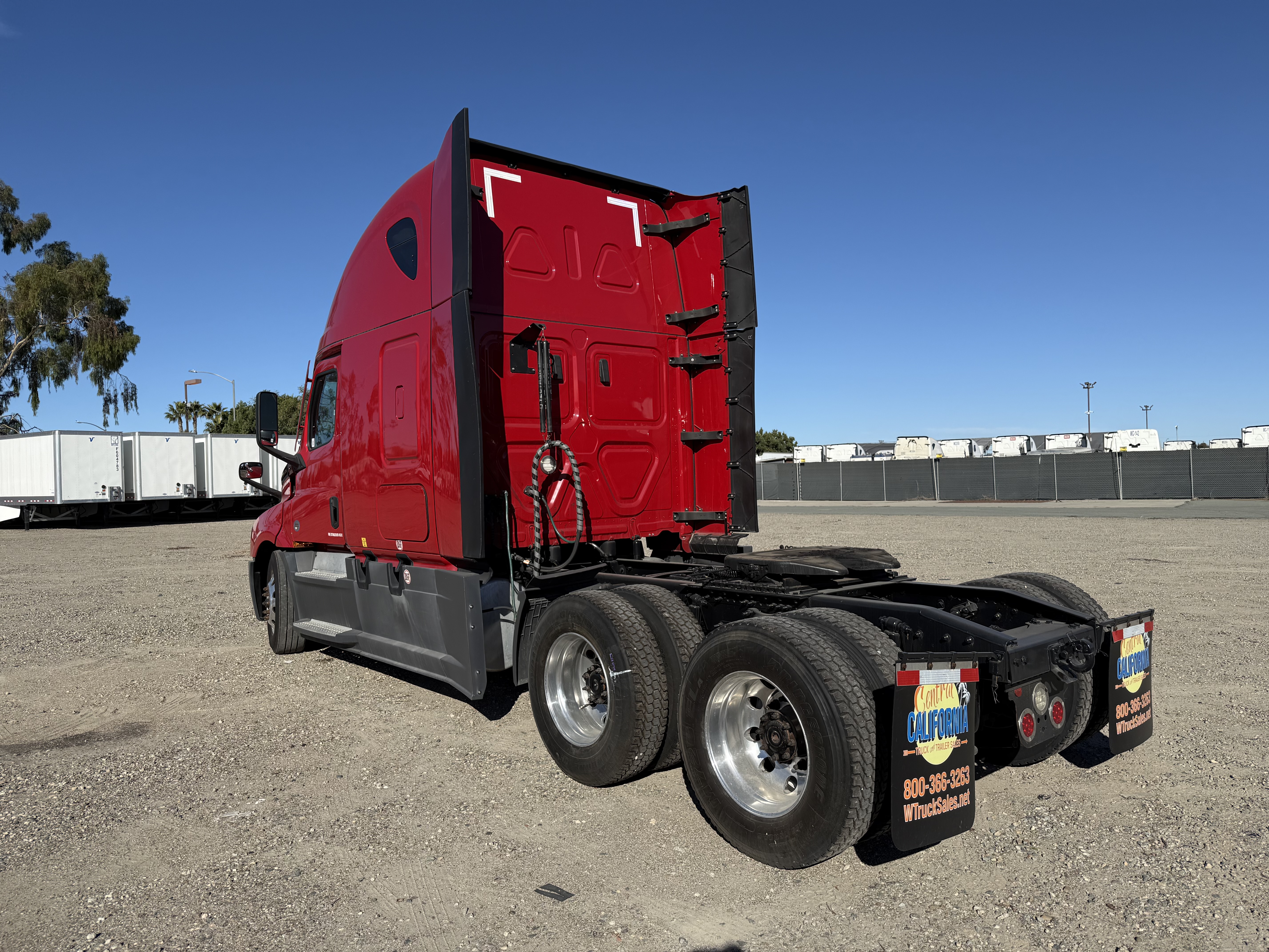 2021 FREIGHTLINER CASCADIA 126SLP - image 4