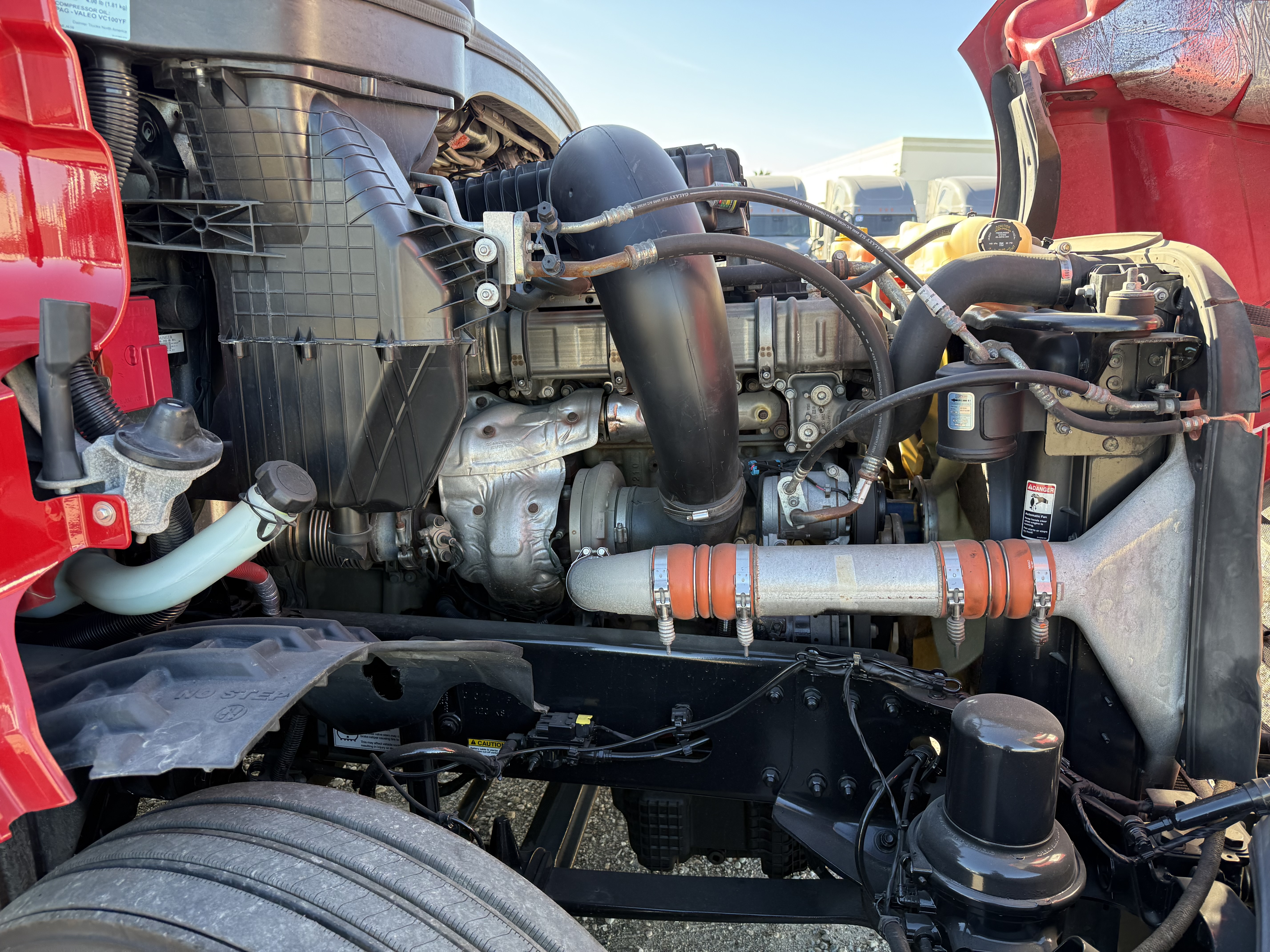 2021 FREIGHTLINER CASCADIA 126SLP - image 10