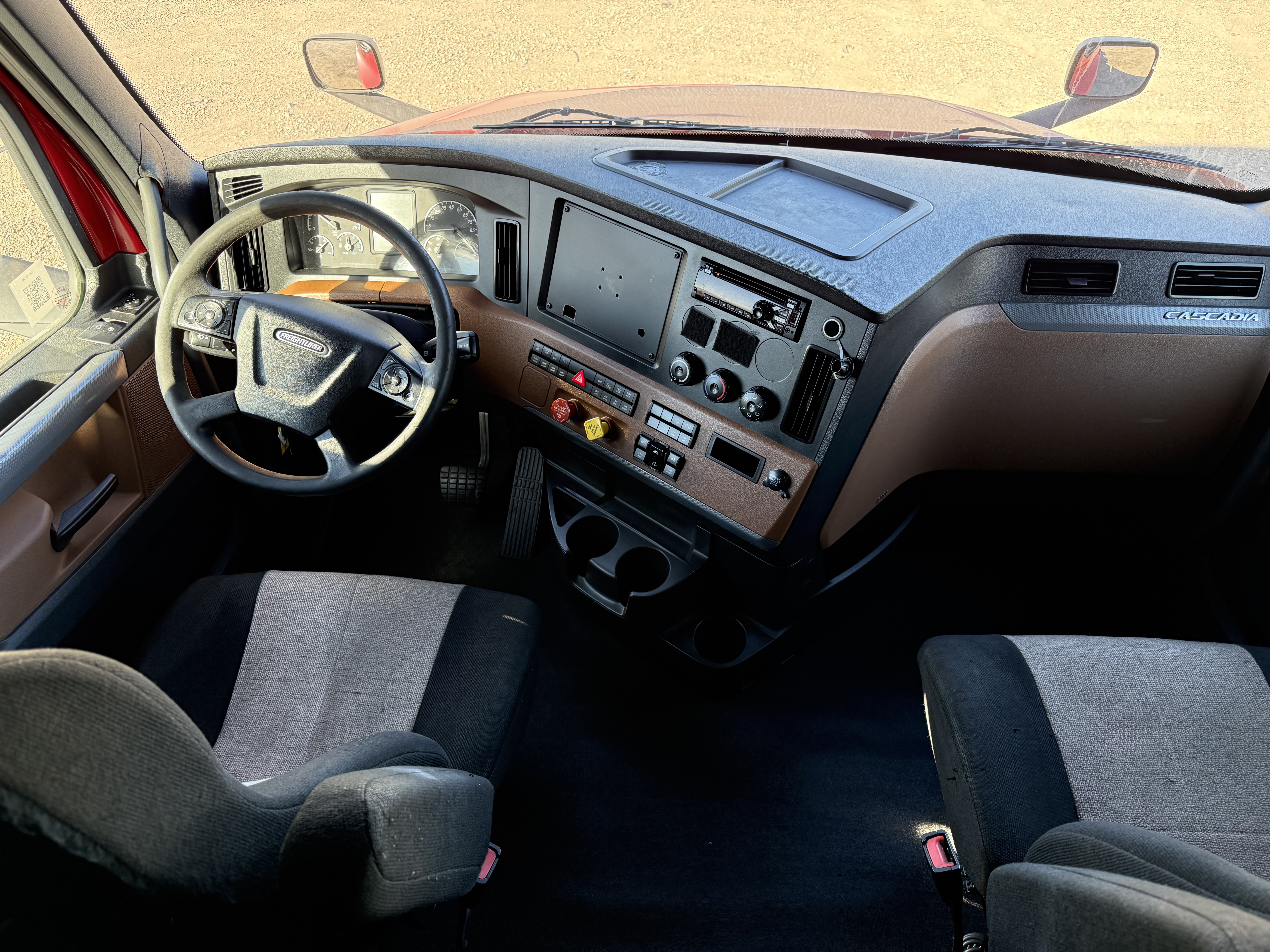 2021 FREIGHTLINER CASCADIA 126SLP - image 15