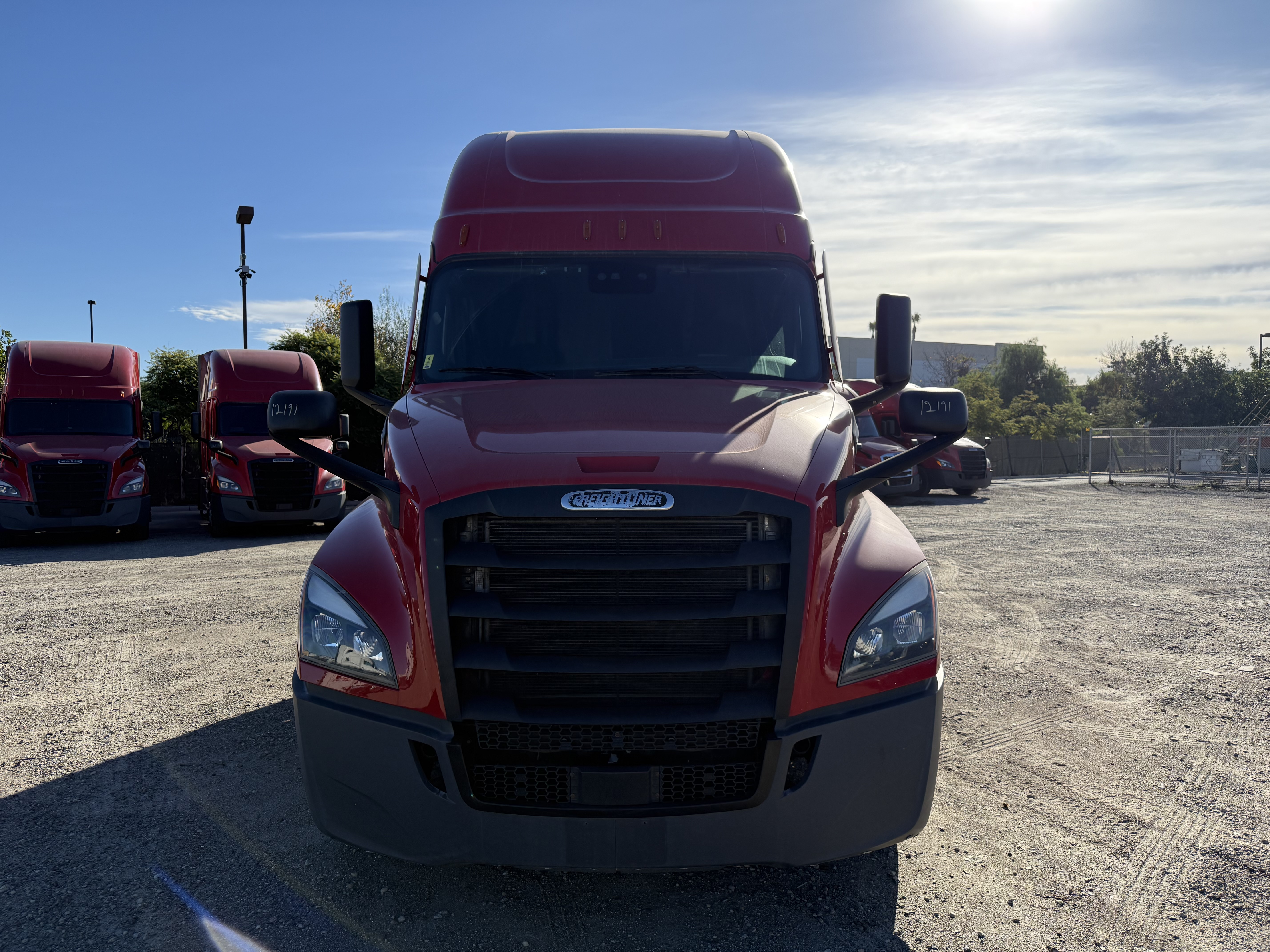2021 FREIGHTLINER CASCADIA 126SLP - image 2