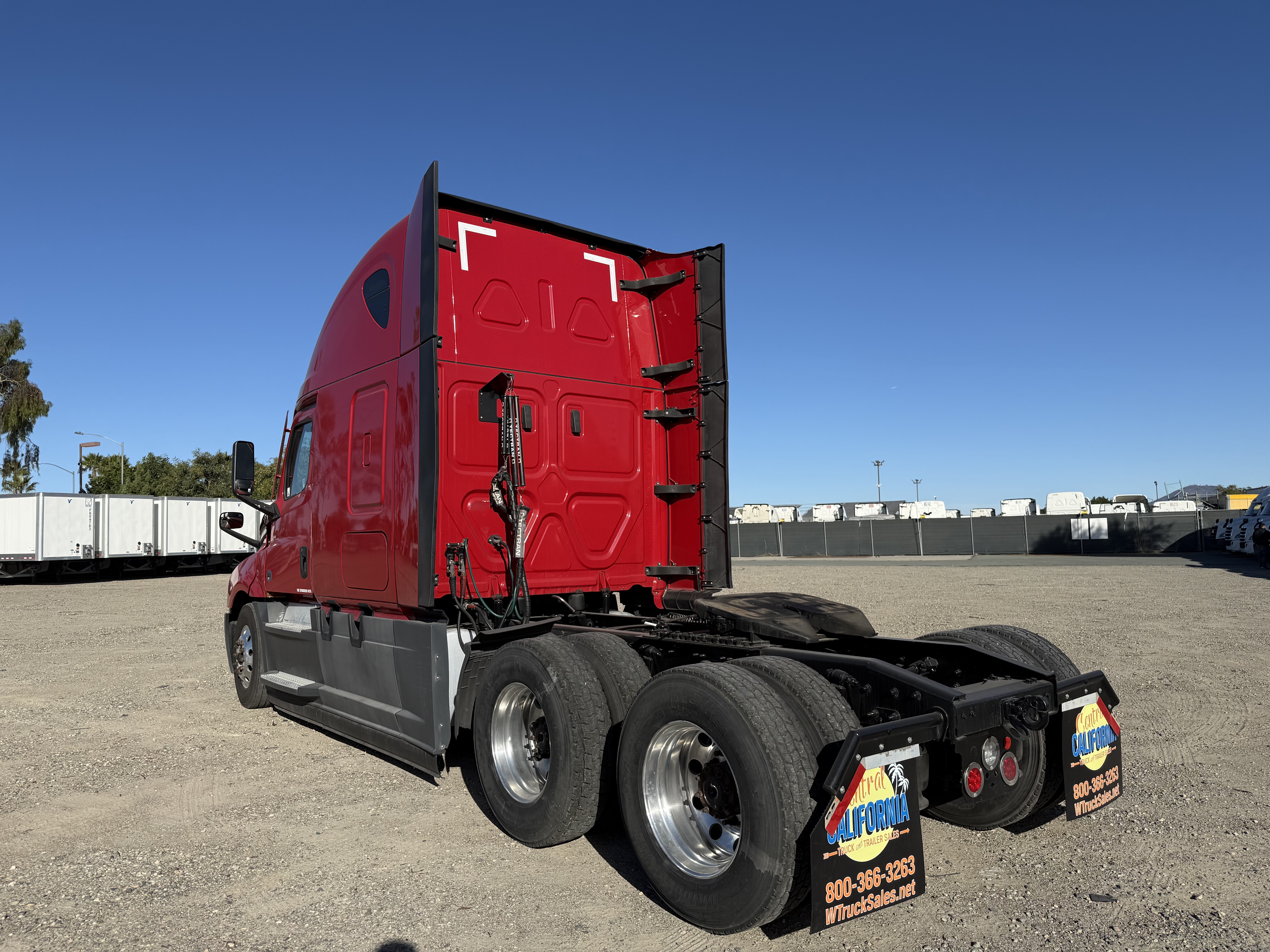 2021 FREIGHTLINER CASCADIA 126SLP - image 4