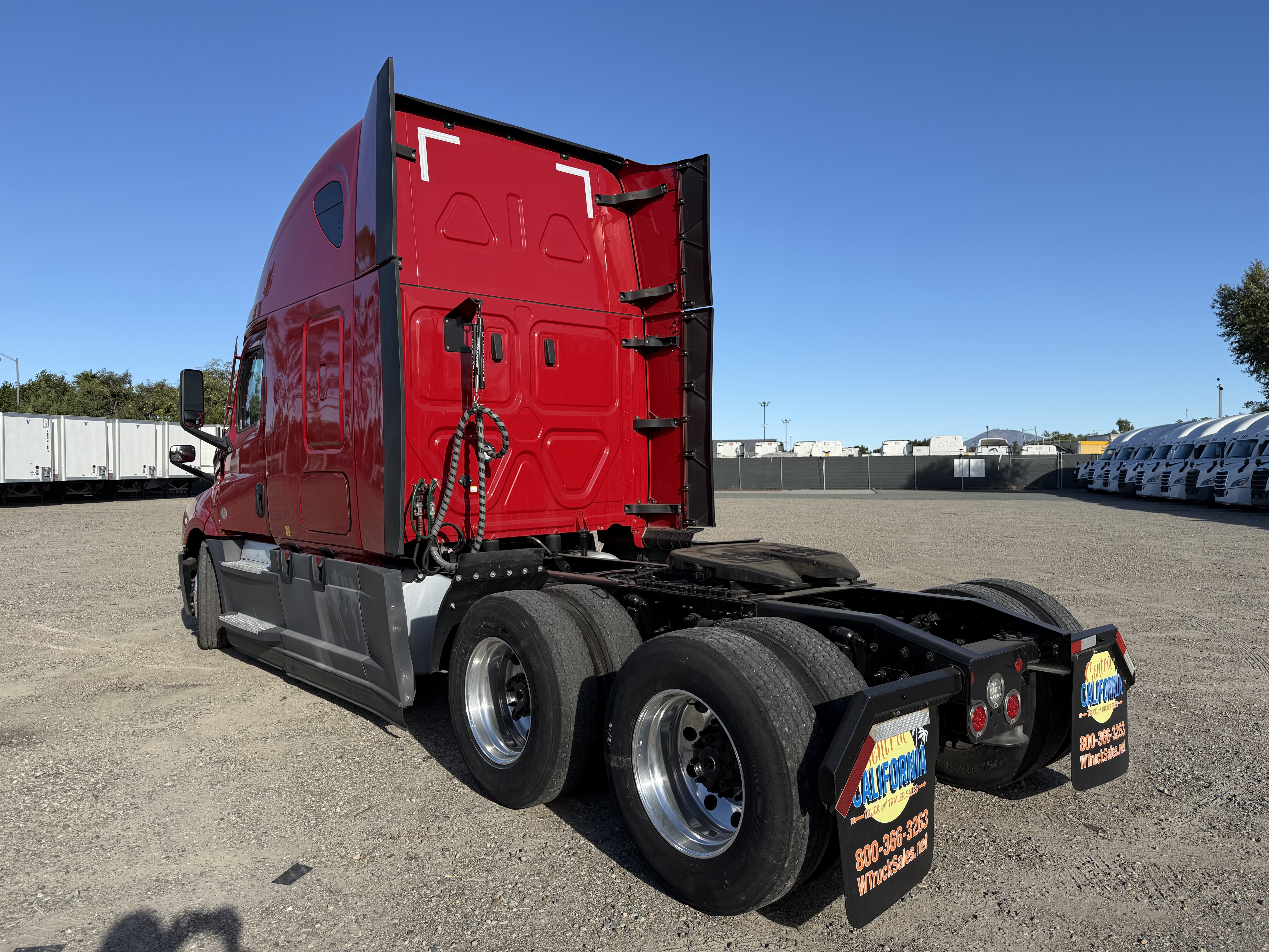 2021 FREIGHTLINER CASCADIA 126SLP - image 4