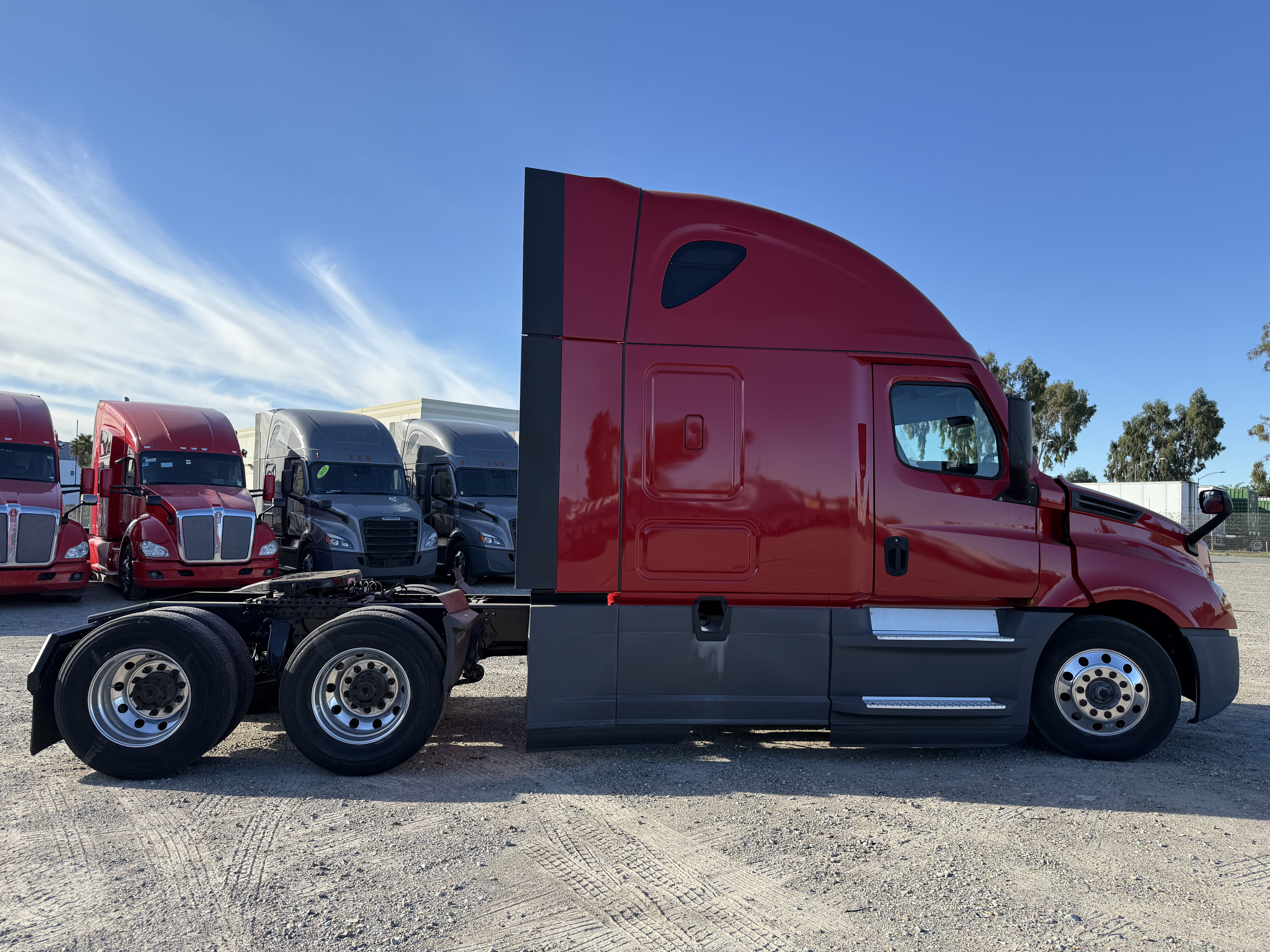 2021 FREIGHTLINER CASCADIA 126SLP - image 7
