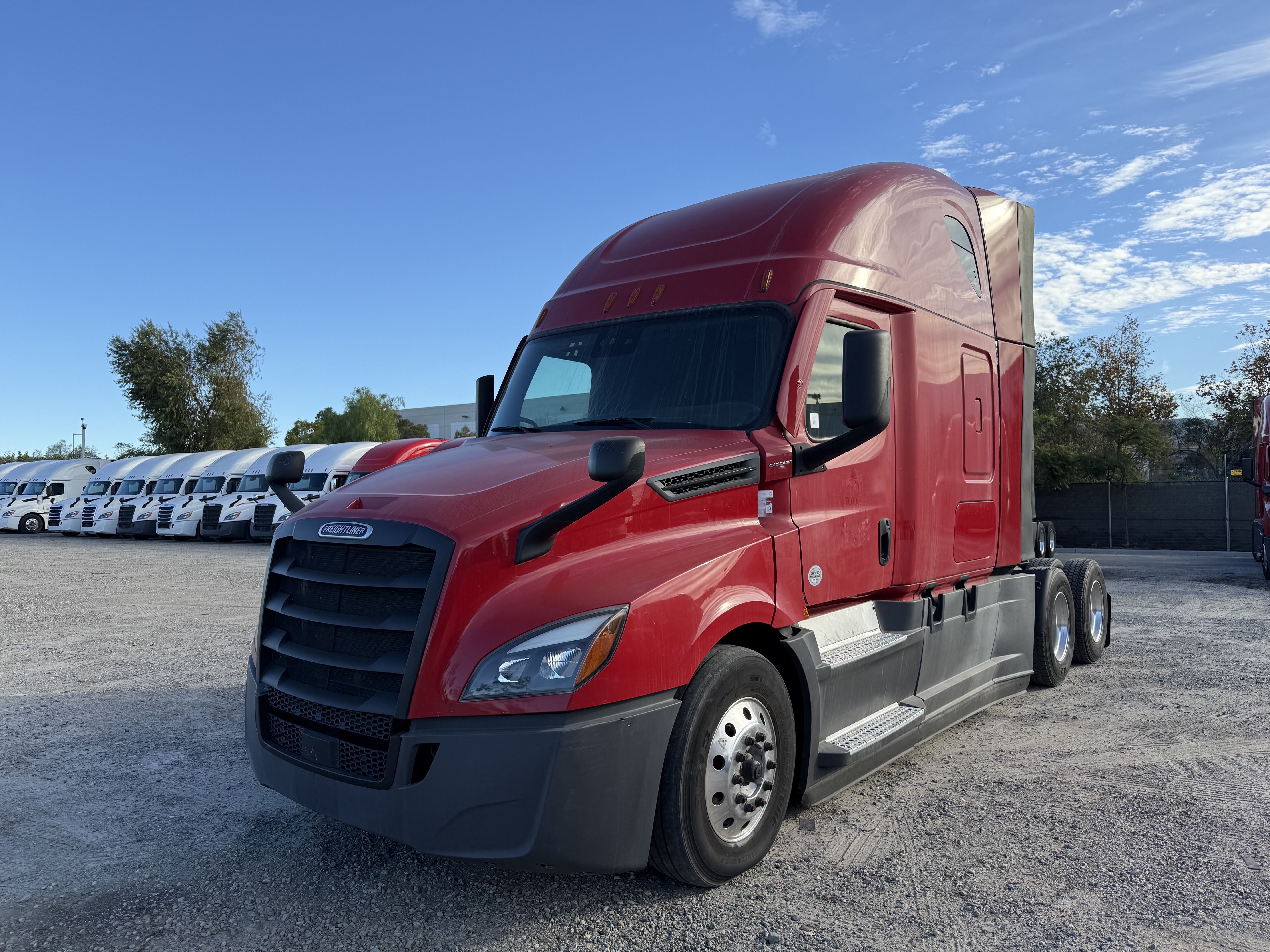 2021 FREIGHTLINER CASCADIA 126SLP - image 1