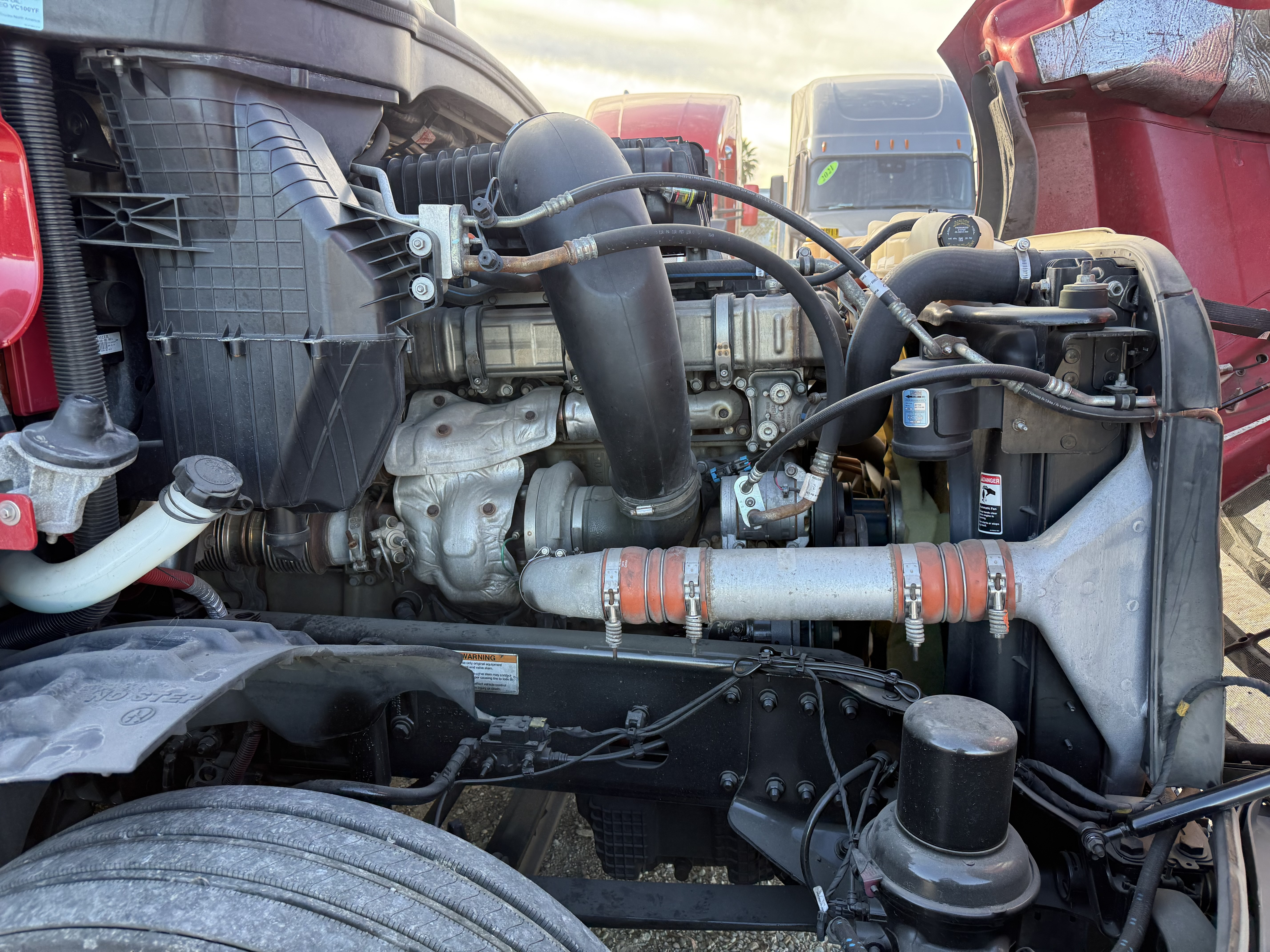 2021 FREIGHTLINER CASCADIA 126SLP - image 10