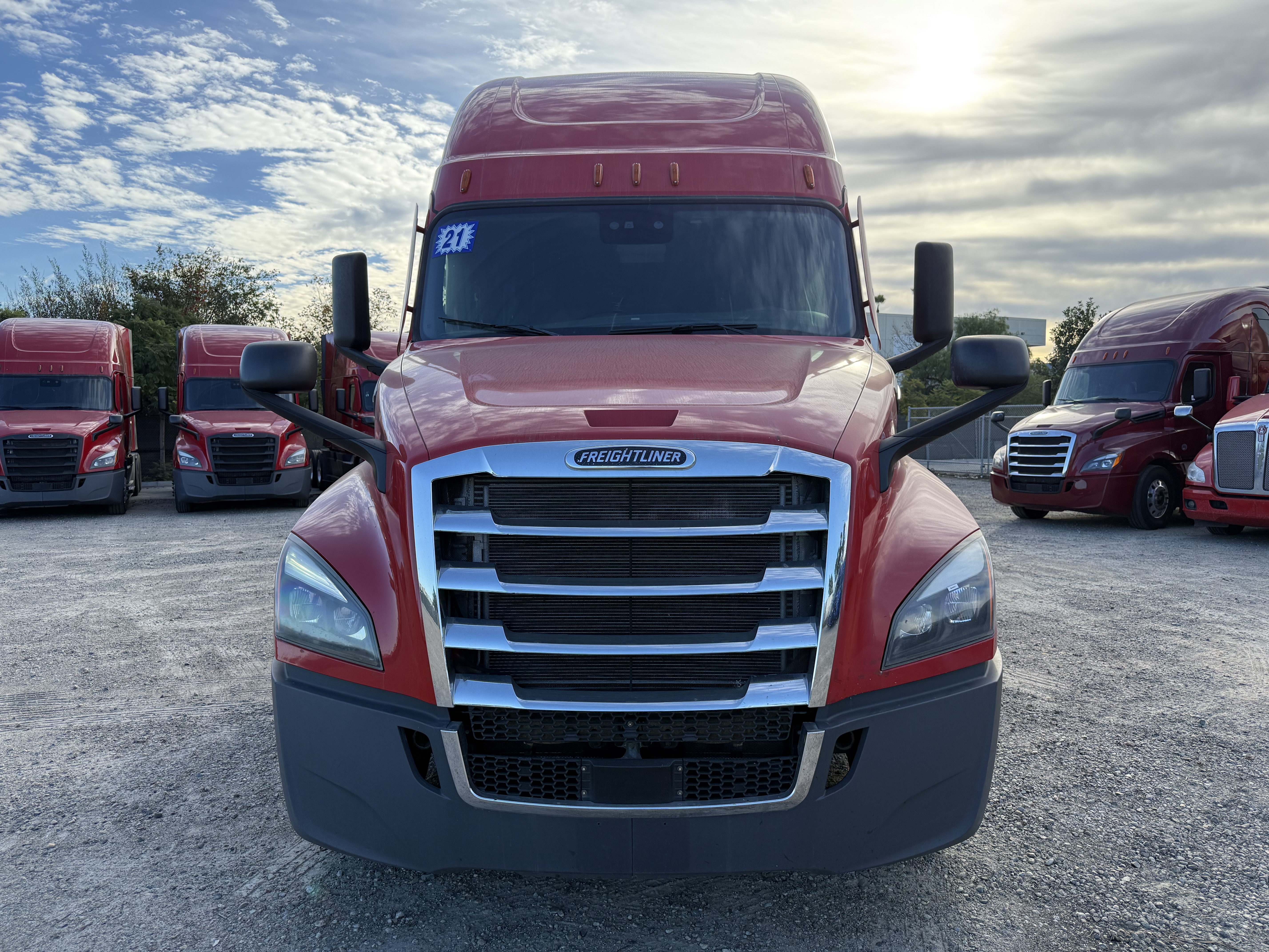 2021 FREIGHTLINER CASCADIA 126SLP - image 2
