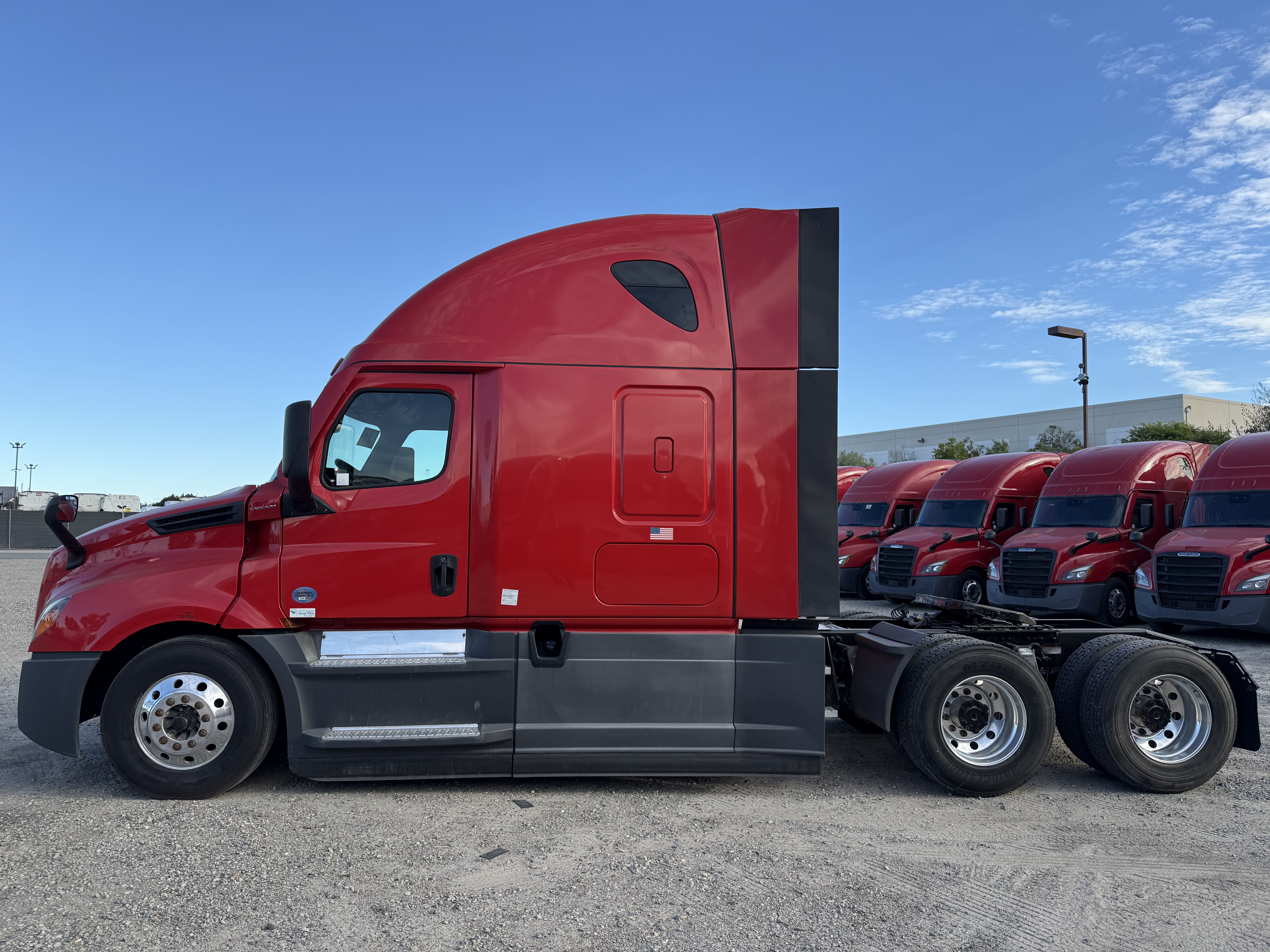 2021 FREIGHTLINER CASCADIA 126SLP - image 3