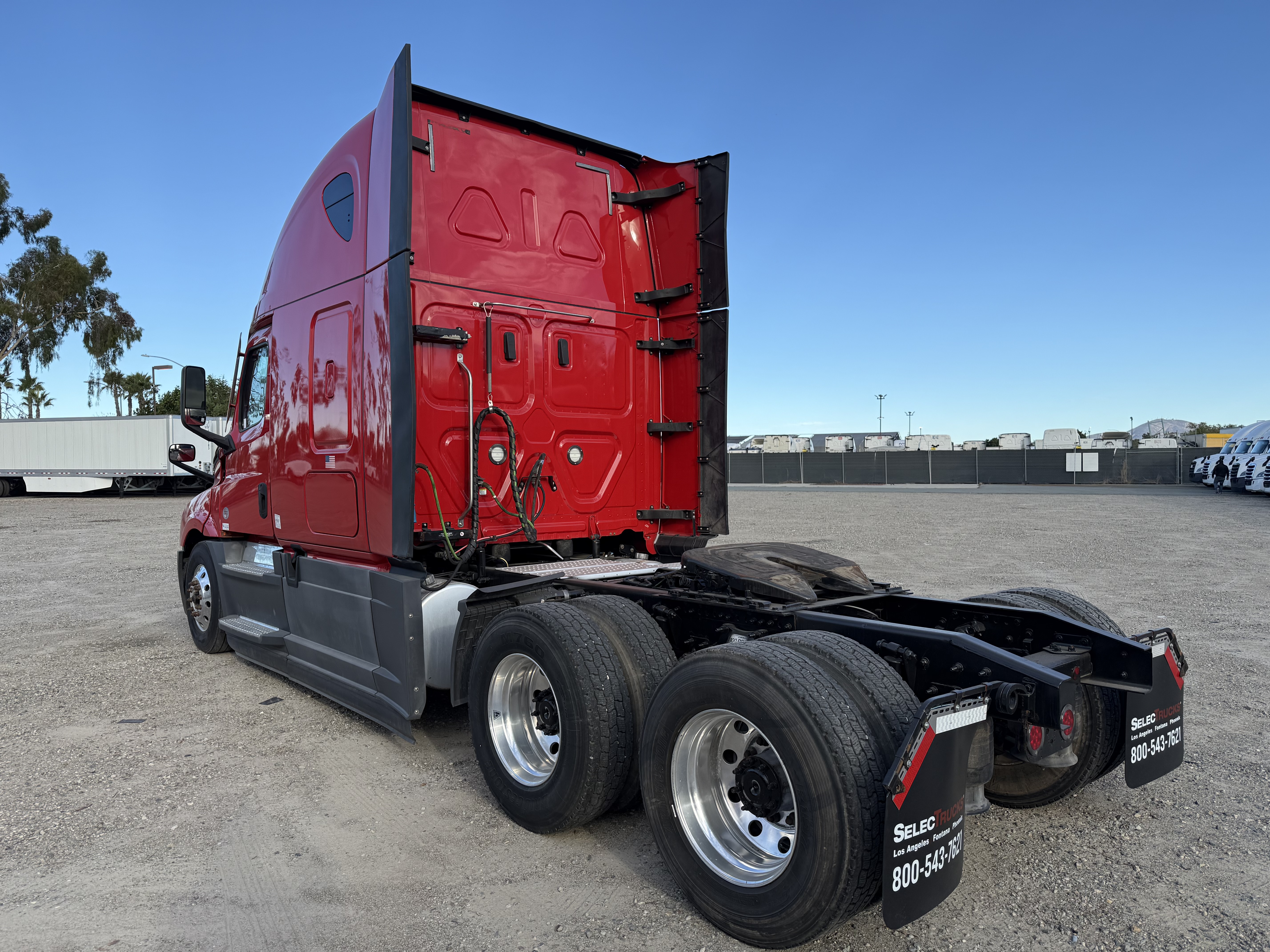 2021 FREIGHTLINER CASCADIA 126SLP - image 4