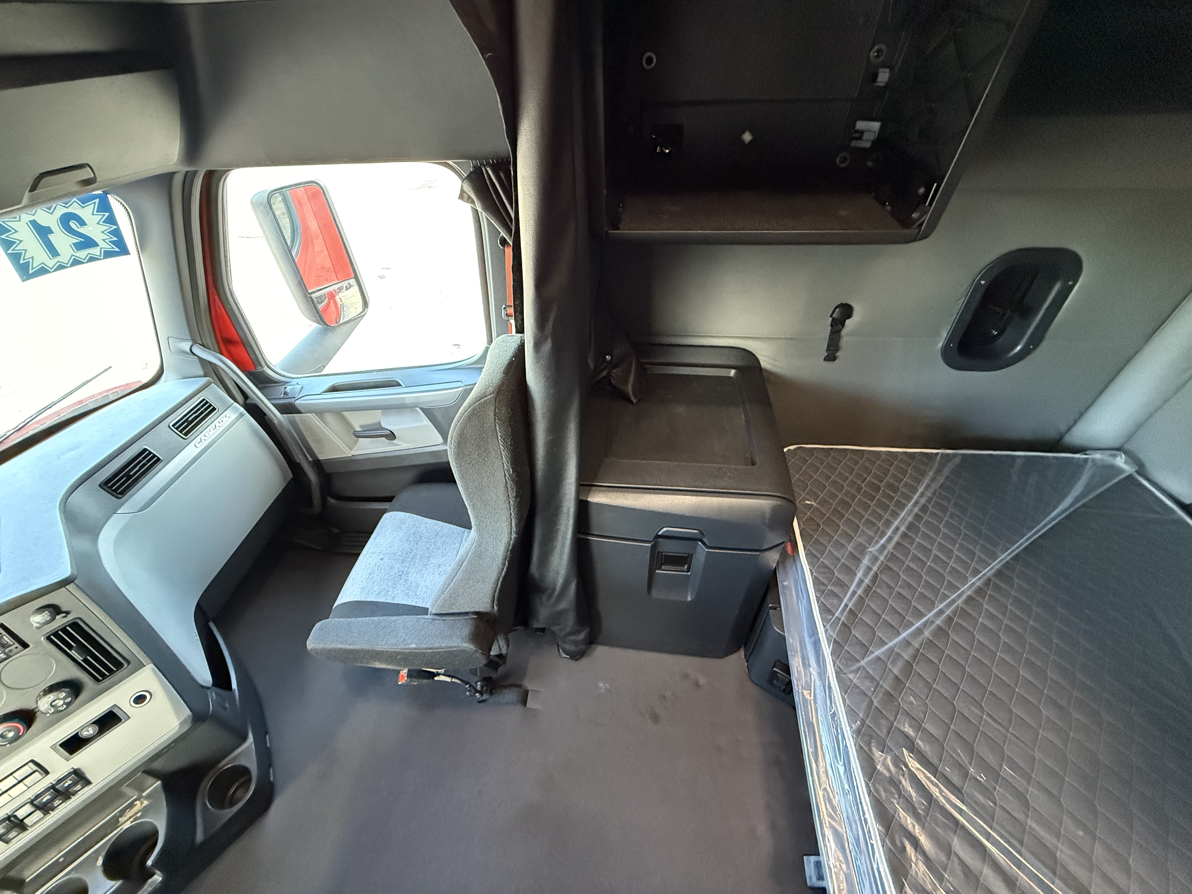 2021 FREIGHTLINER CASCADIA 126SLP - image 16