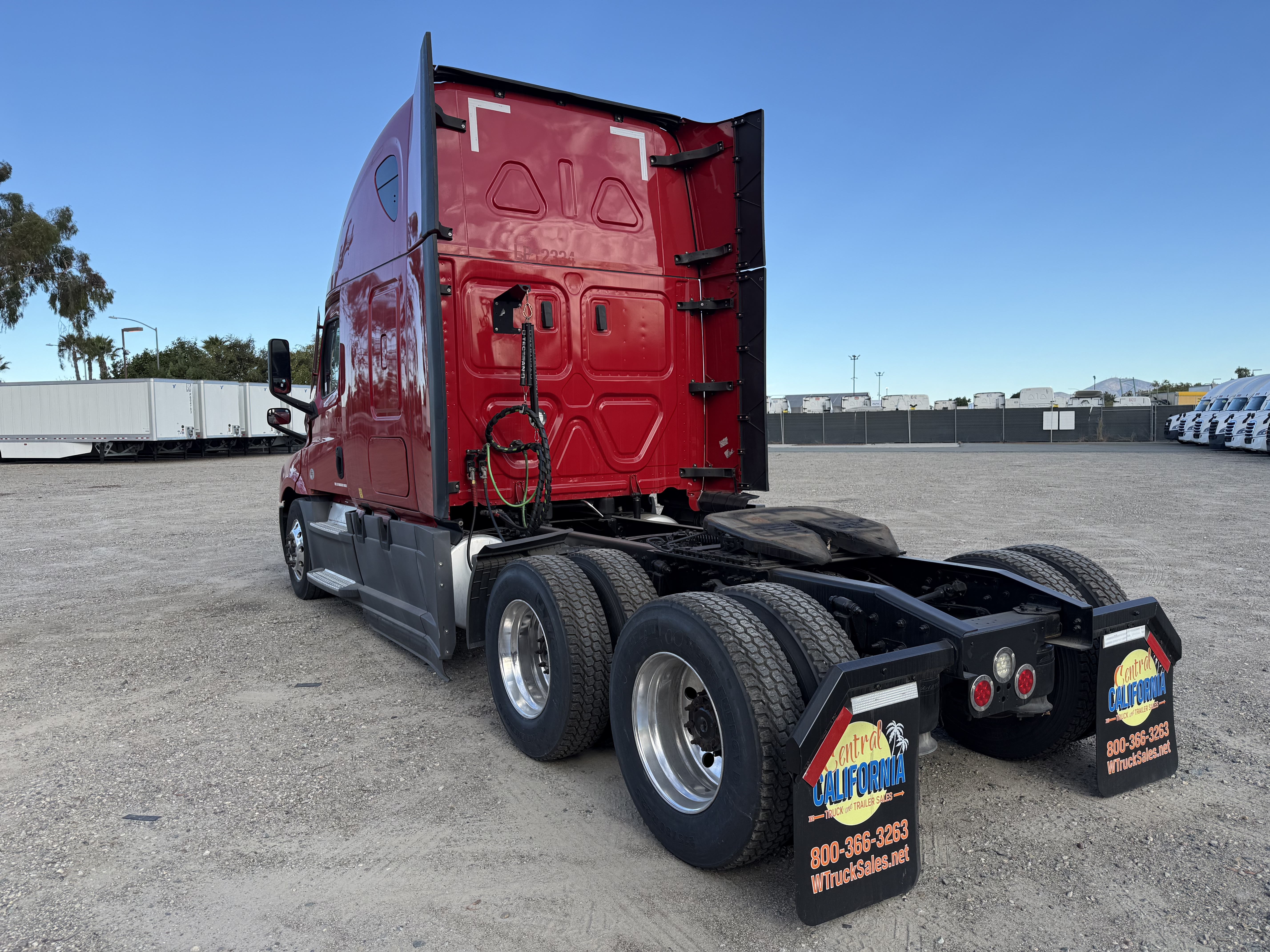2021 FREIGHTLINER CASCADIA 126SLP - image 4