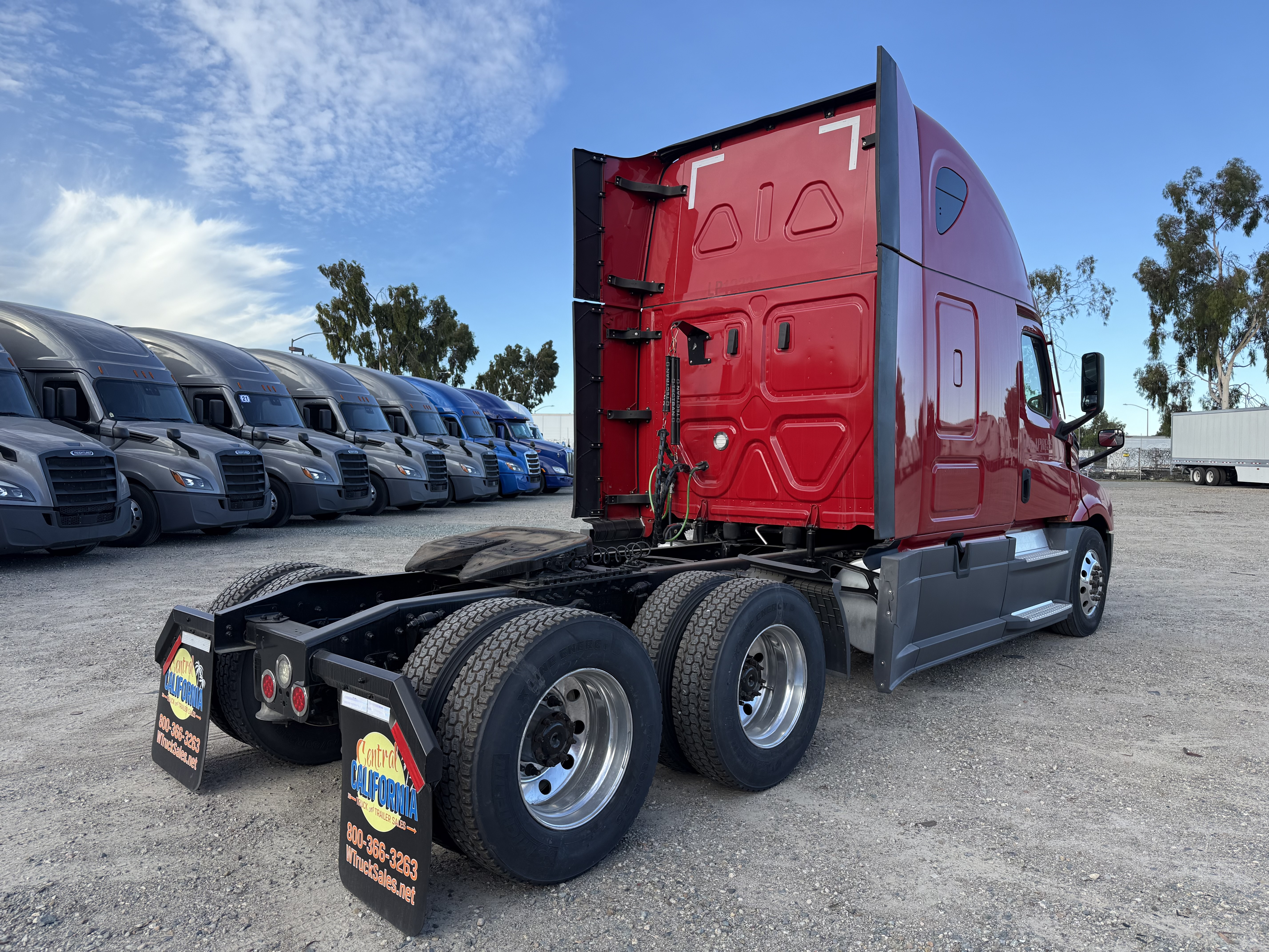2021 FREIGHTLINER CASCADIA 126SLP - image 6