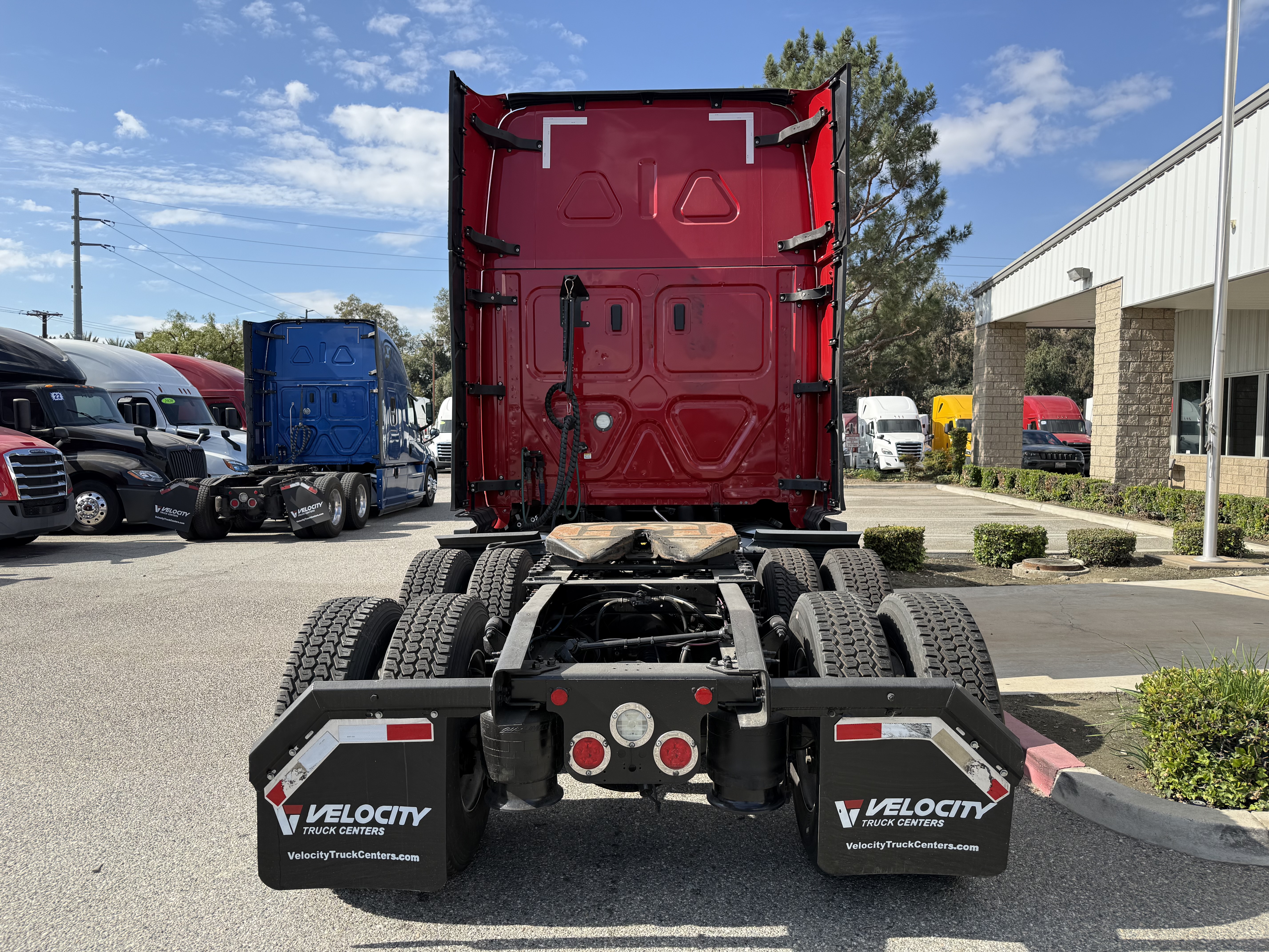2020 FREIGHTLINER CASCADIA 126SLP - image 5