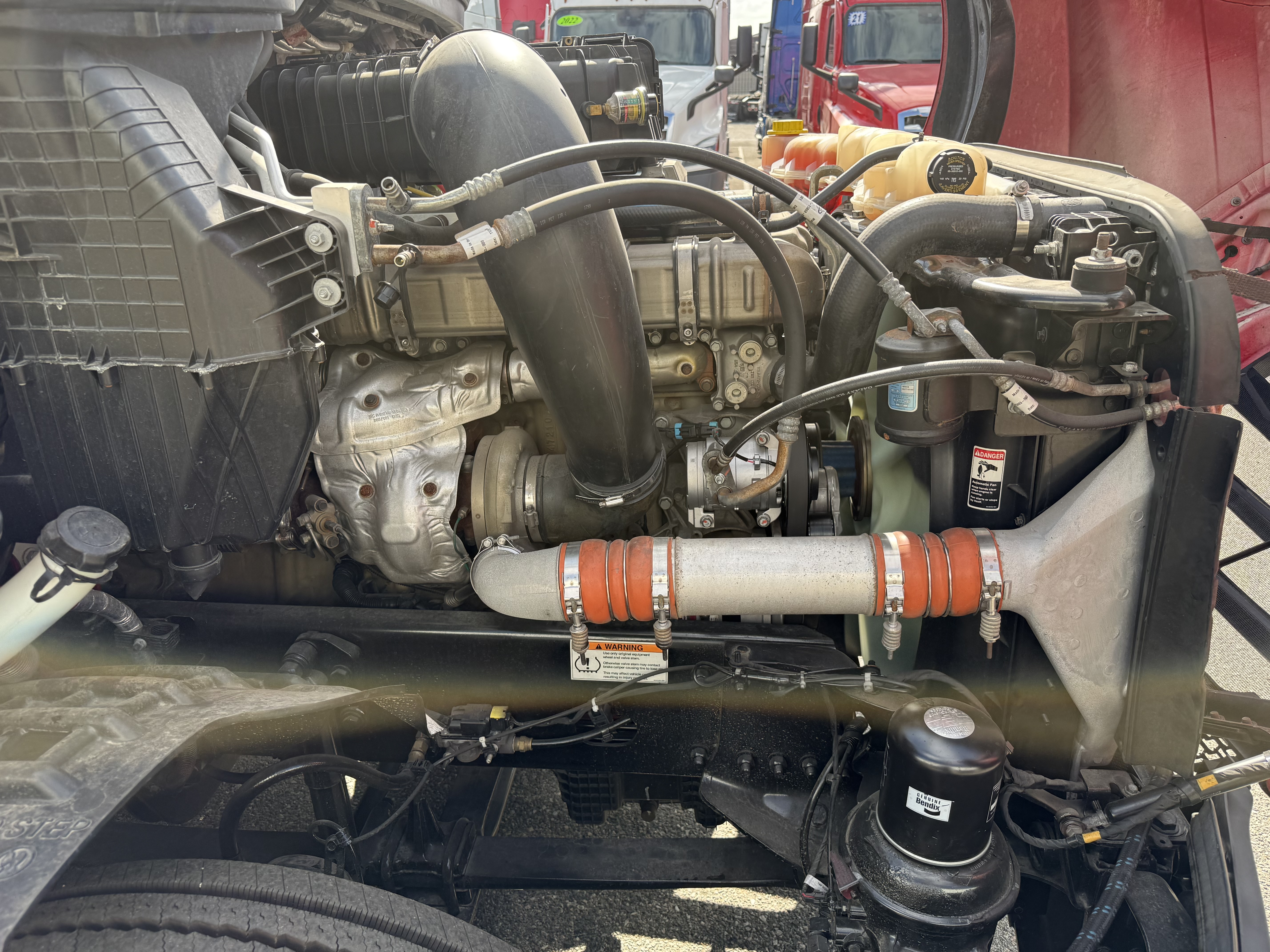 2020 FREIGHTLINER CASCADIA 126SLP - image 8