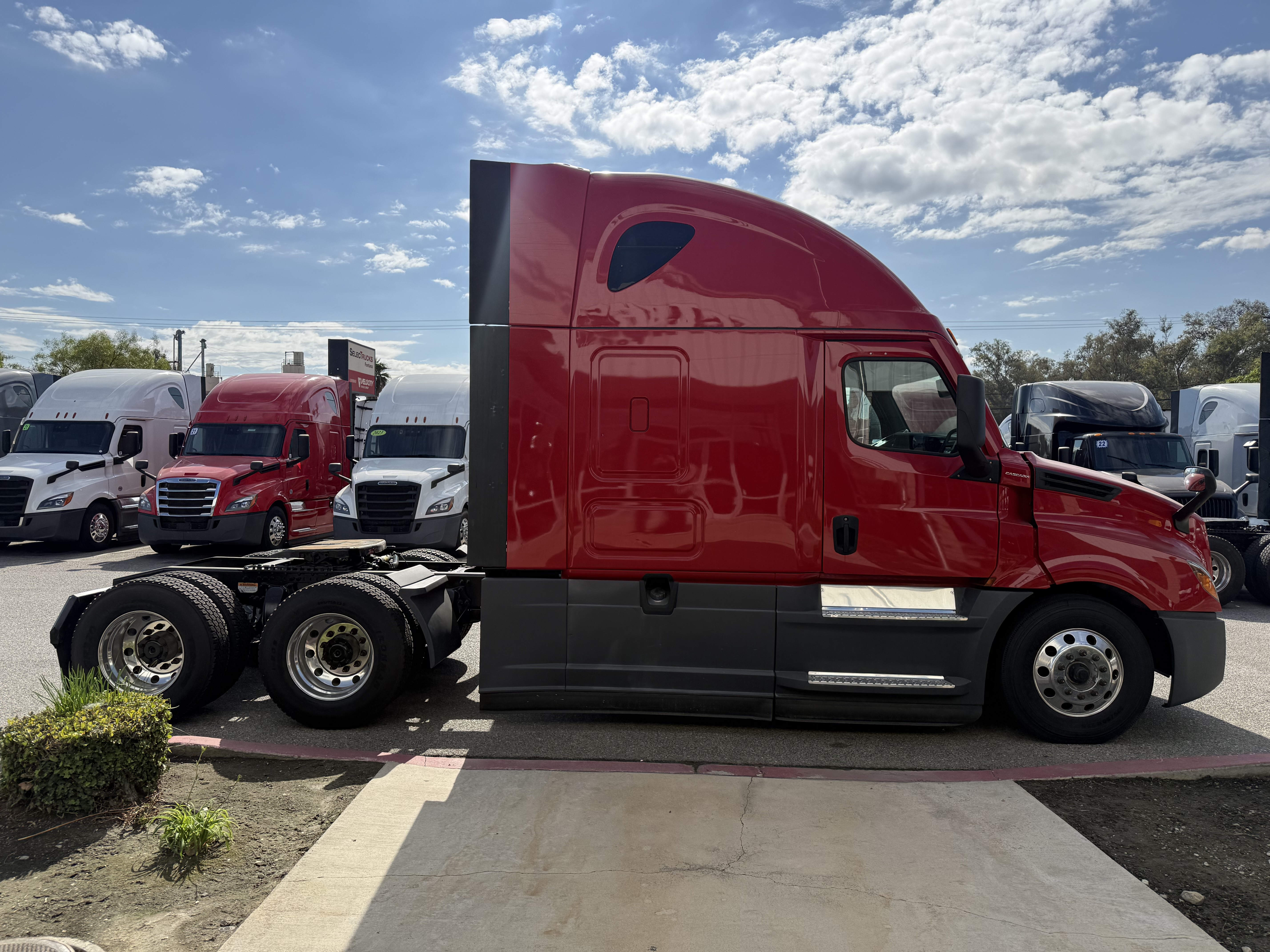 2020 FREIGHTLINER CASCADIA 126SLP - image 9