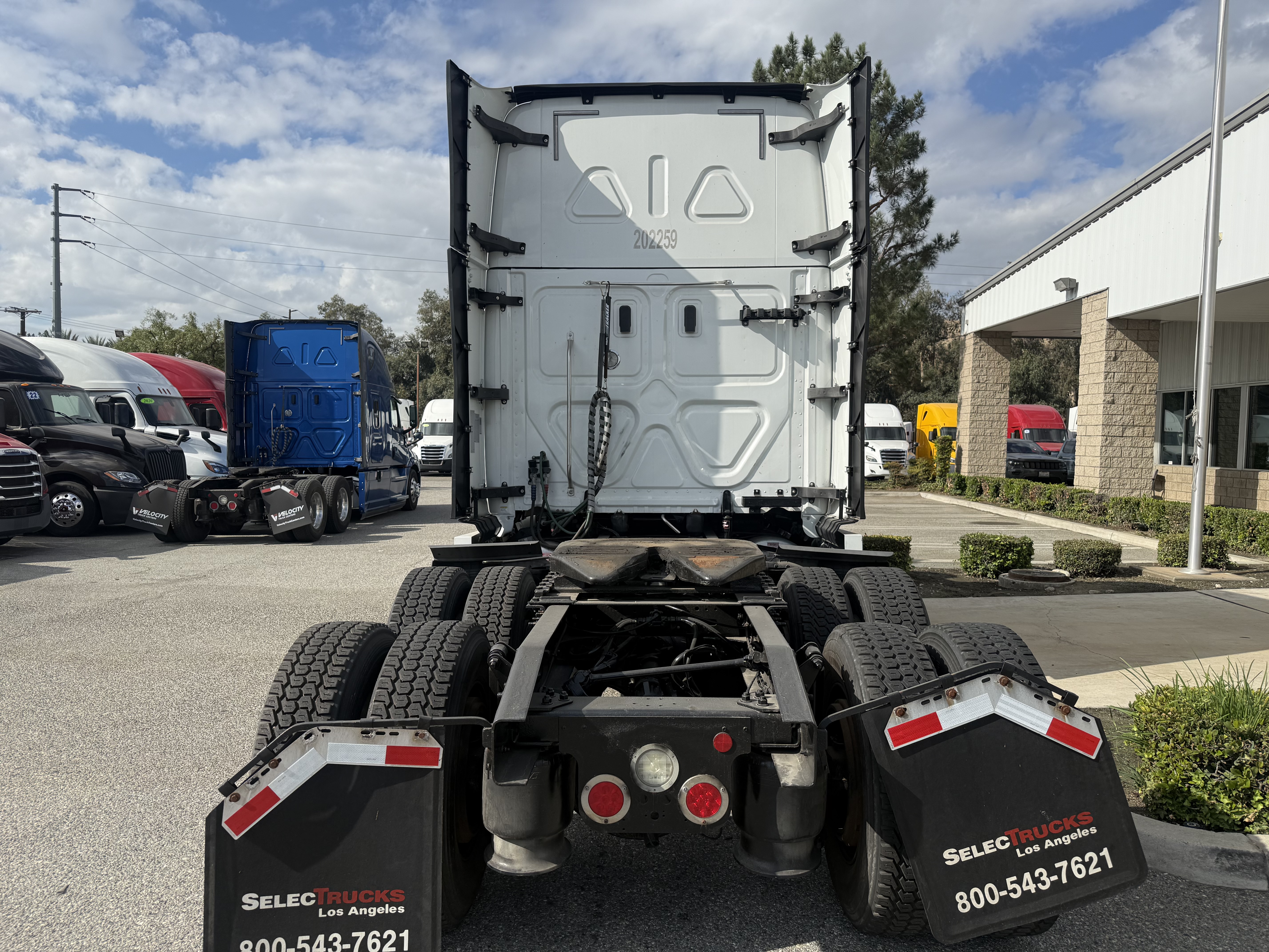 2020 FREIGHTLINER CASCADIA 126SLP - image 5