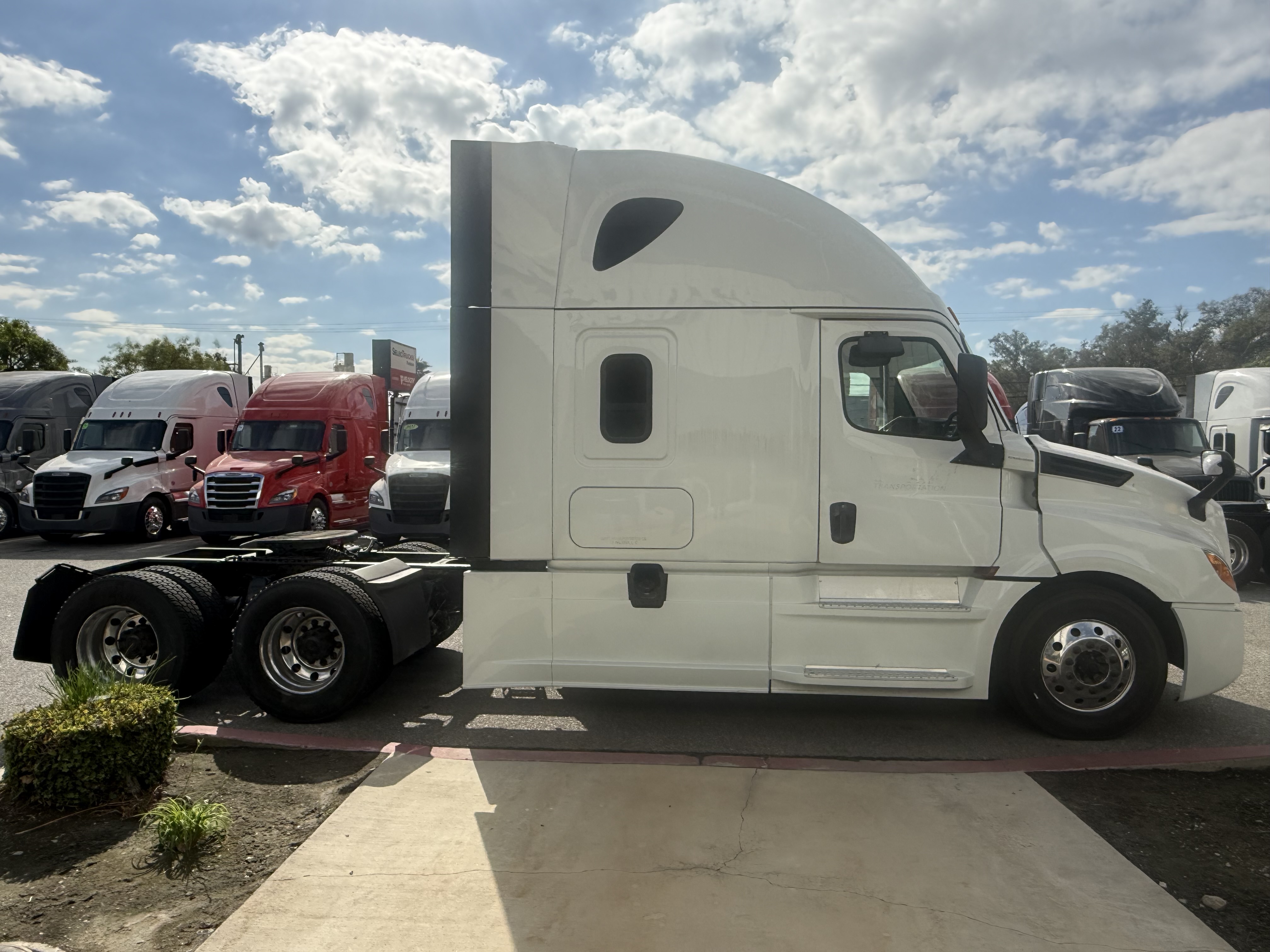 2020 FREIGHTLINER CASCADIA 126SLP - image 7