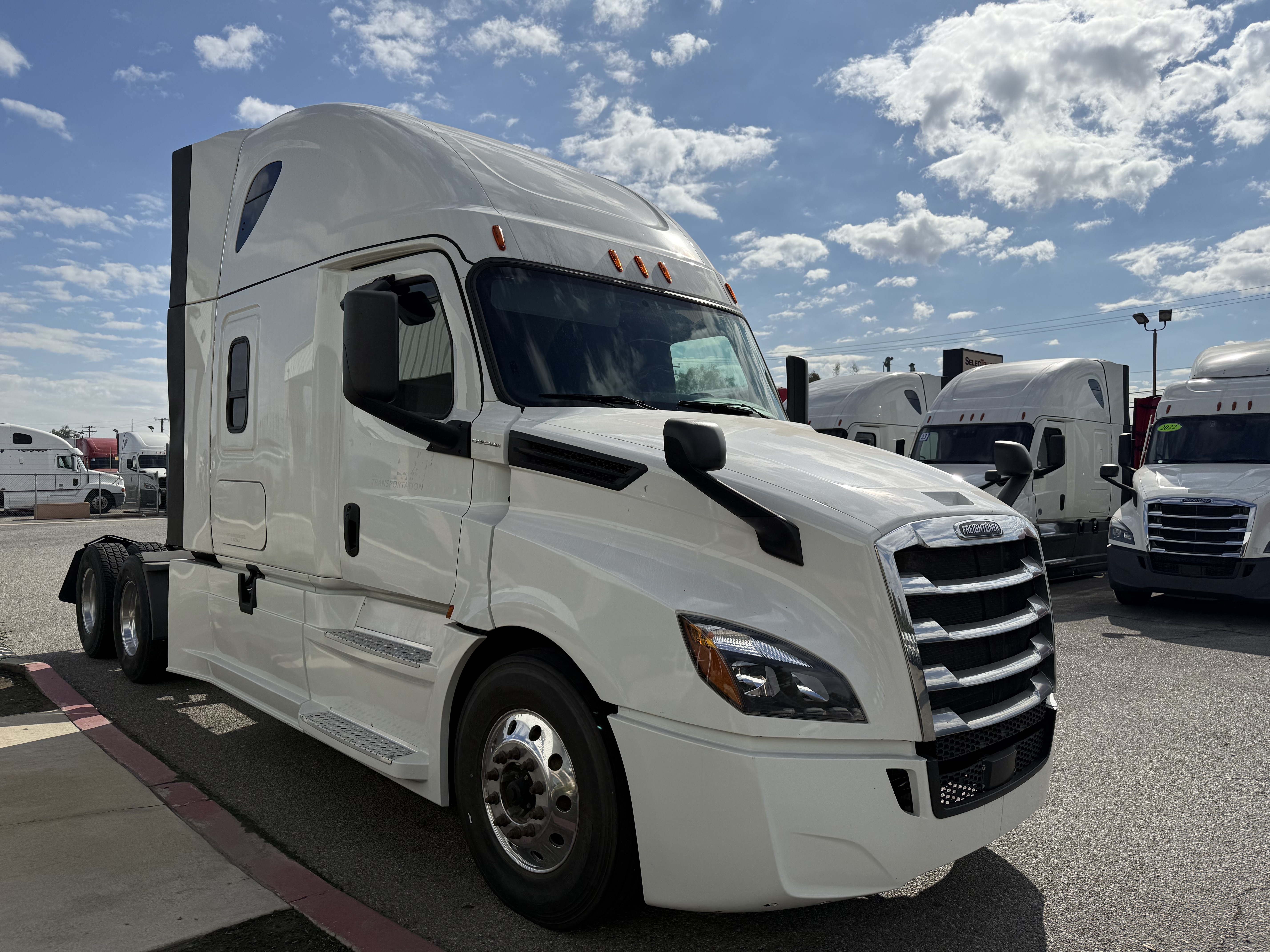 2020 FREIGHTLINER CASCADIA 126SLP - image 8
