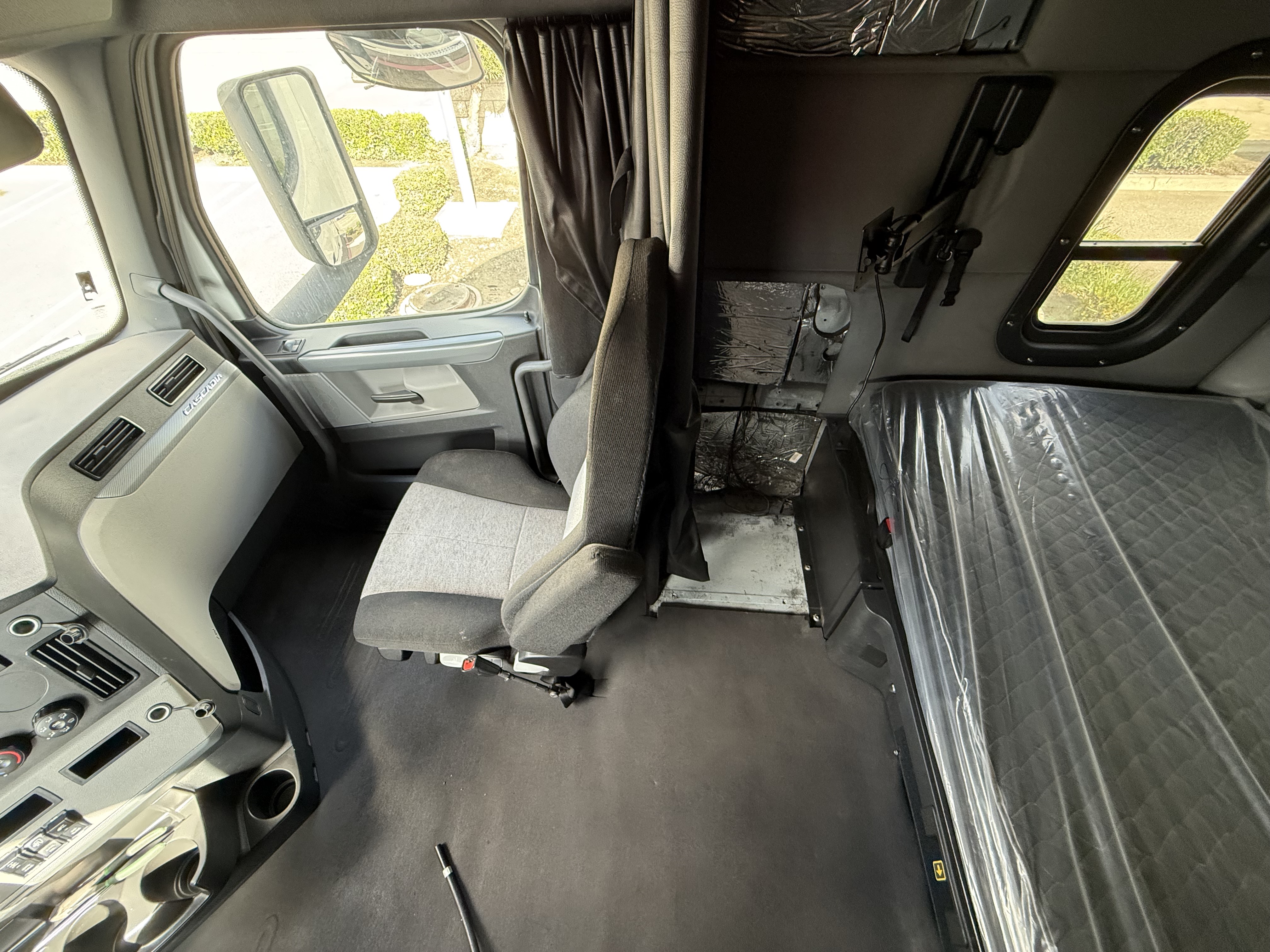 2020 FREIGHTLINER CASCADIA 126SLP - image 17