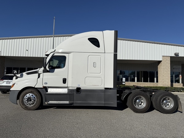 FREIGHTLINER CASCADIA 126SLP 2022