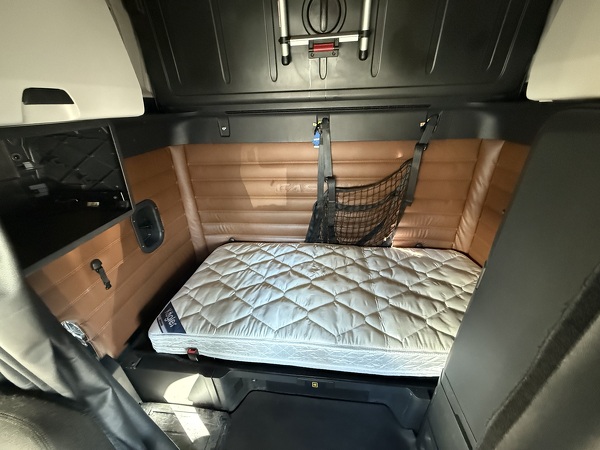 FREIGHTLINER CASCADIA 126SLP 2022