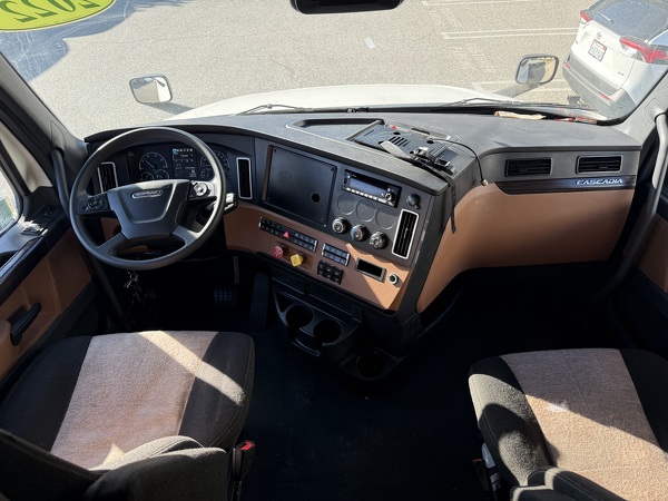 FREIGHTLINER CASCADIA 126SLP 2022