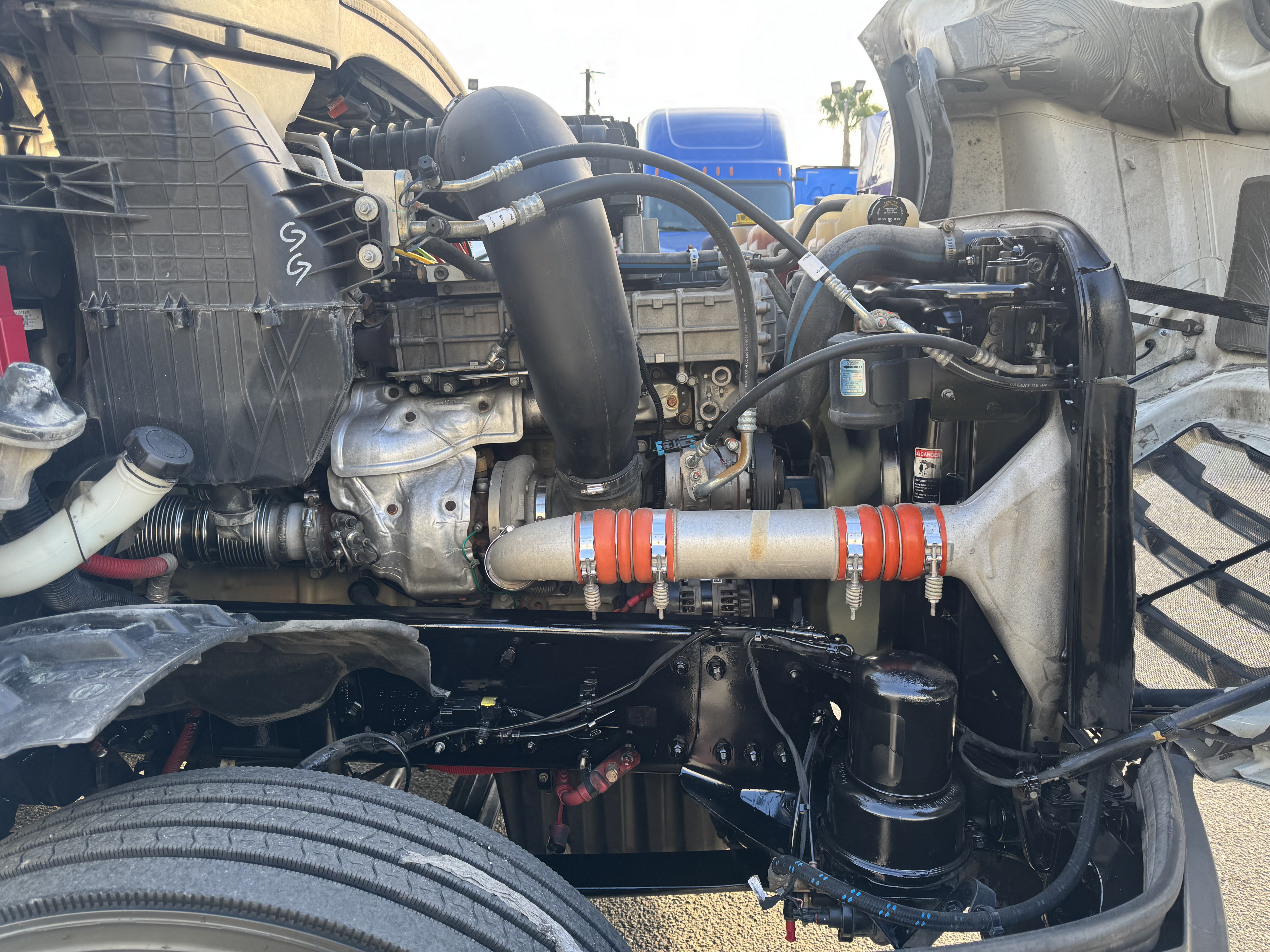 2021 FREIGHTLINER CASCADIA 126DC - image 10