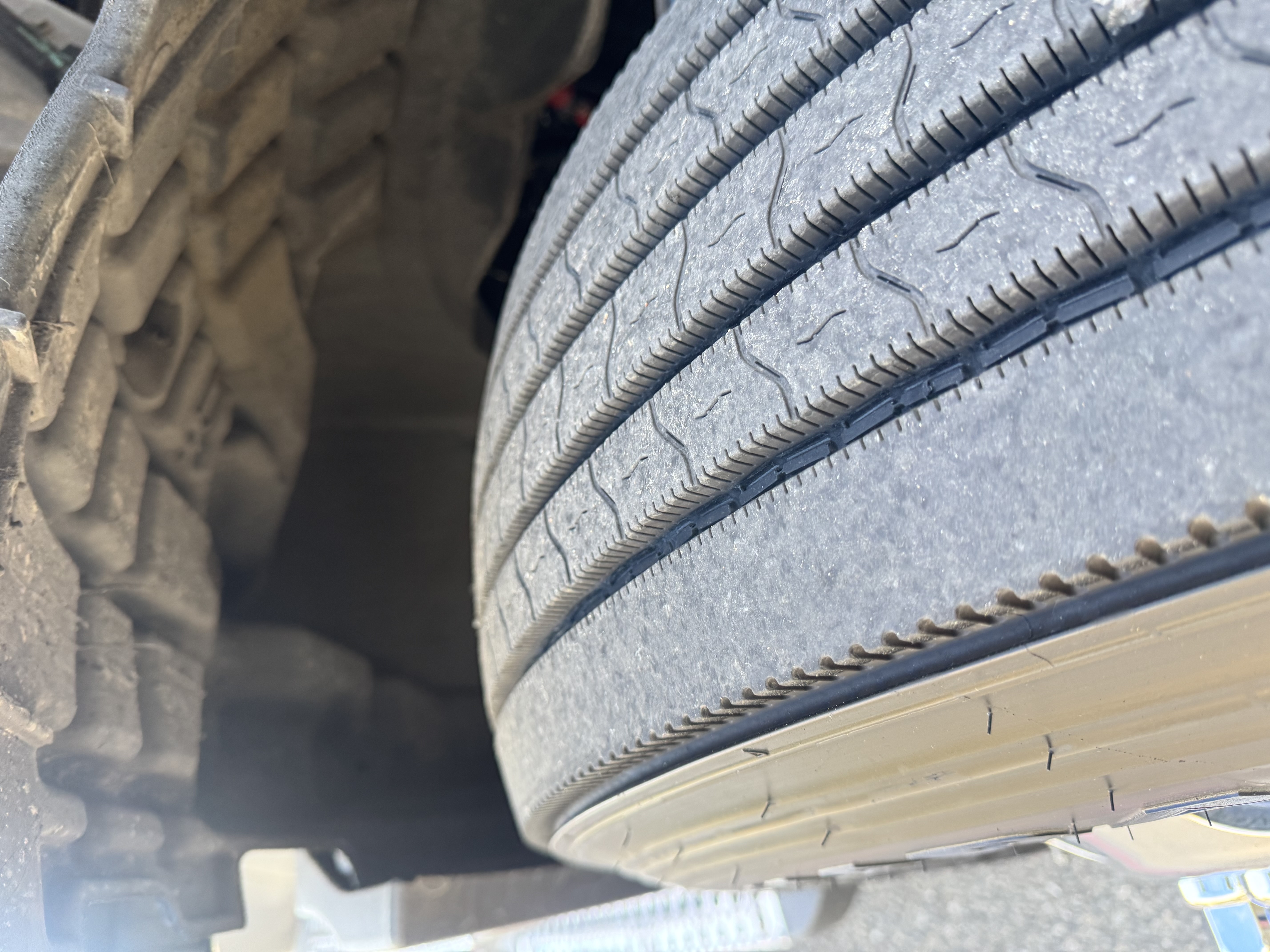 2021 FREIGHTLINER CASCADIA 126DC - image 11