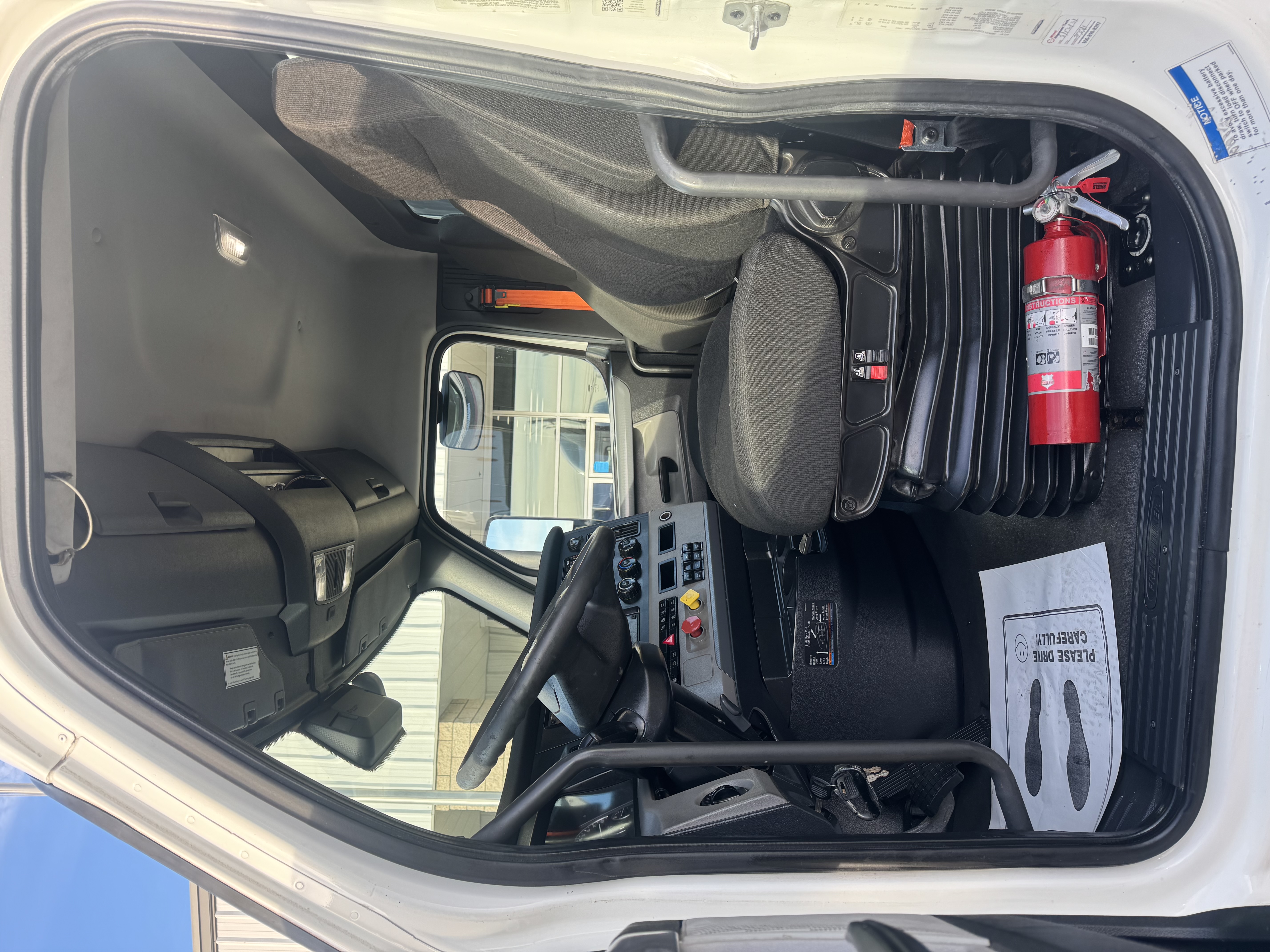 2021 FREIGHTLINER CASCADIA 126DC - image 16