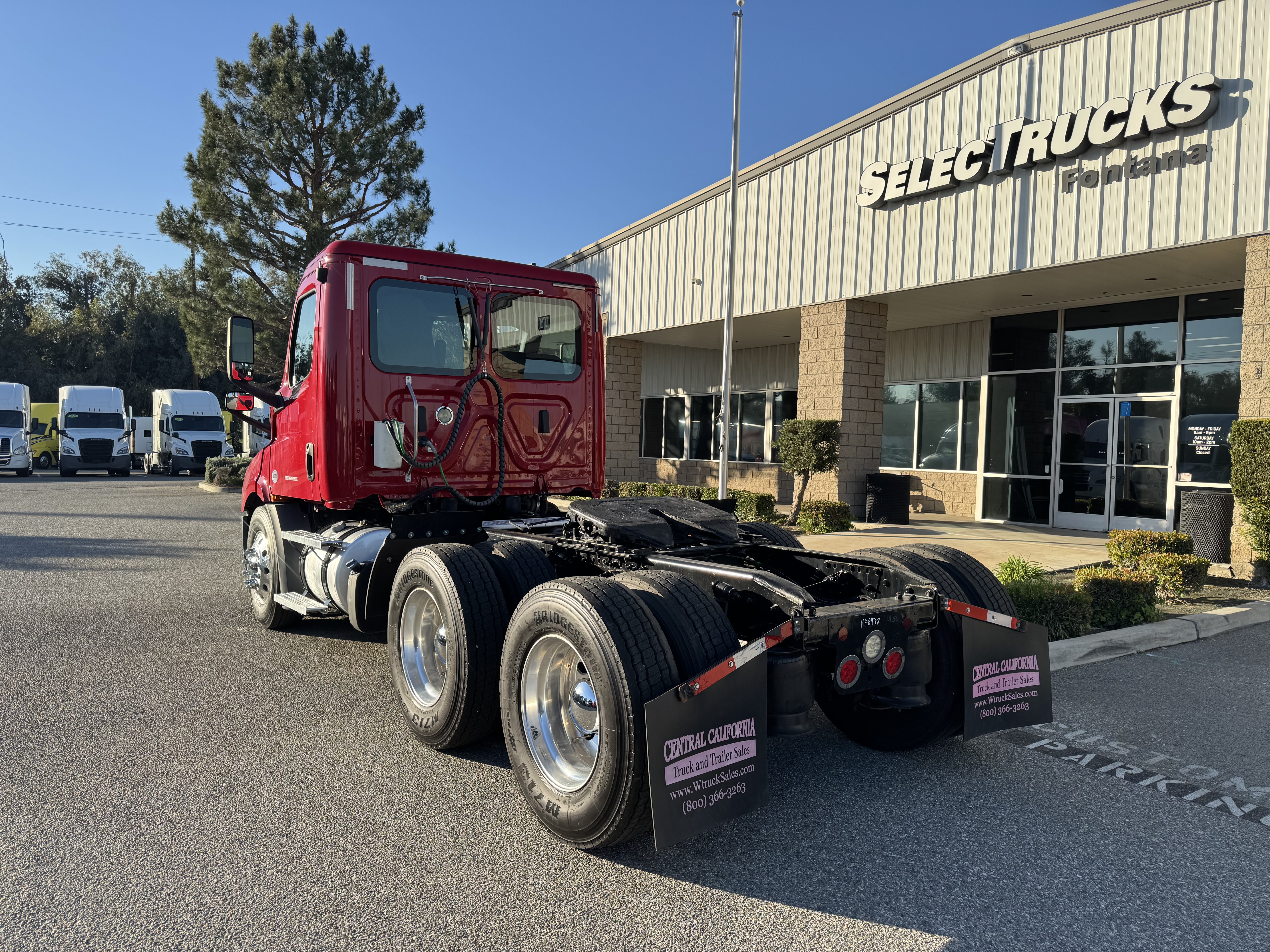 2021 FREIGHTLINER CASCADIA 116DC - image 4