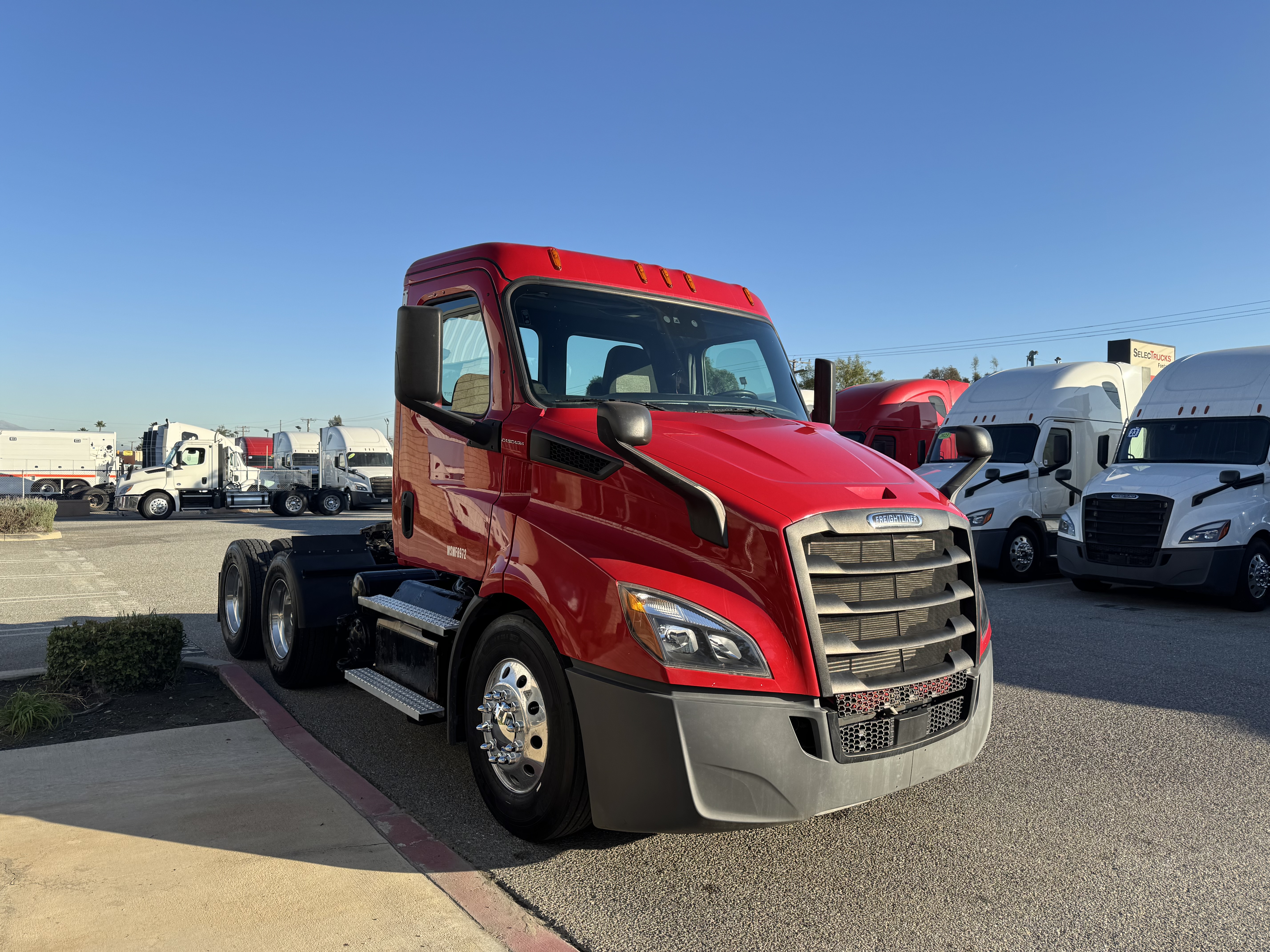 2021 FREIGHTLINER CASCADIA 116DC - image 8