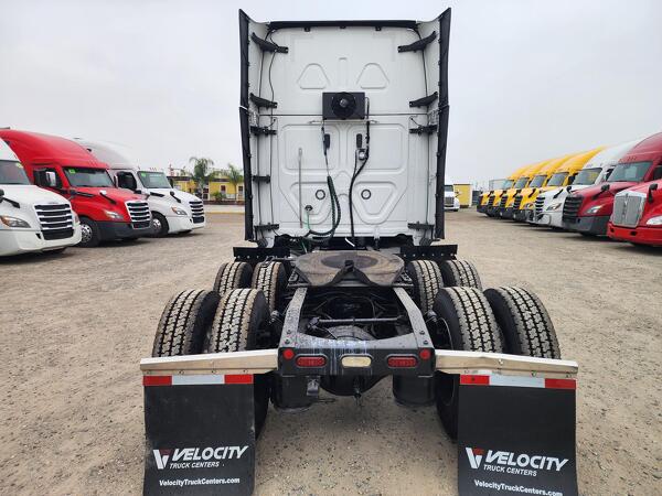 FREIGHTLINER CASCADIA 126SLP 2023