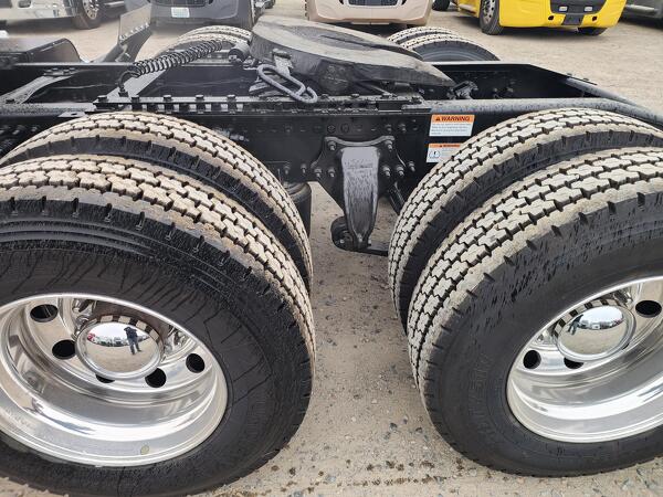 FREIGHTLINER CASCADIA 126SLP 2023