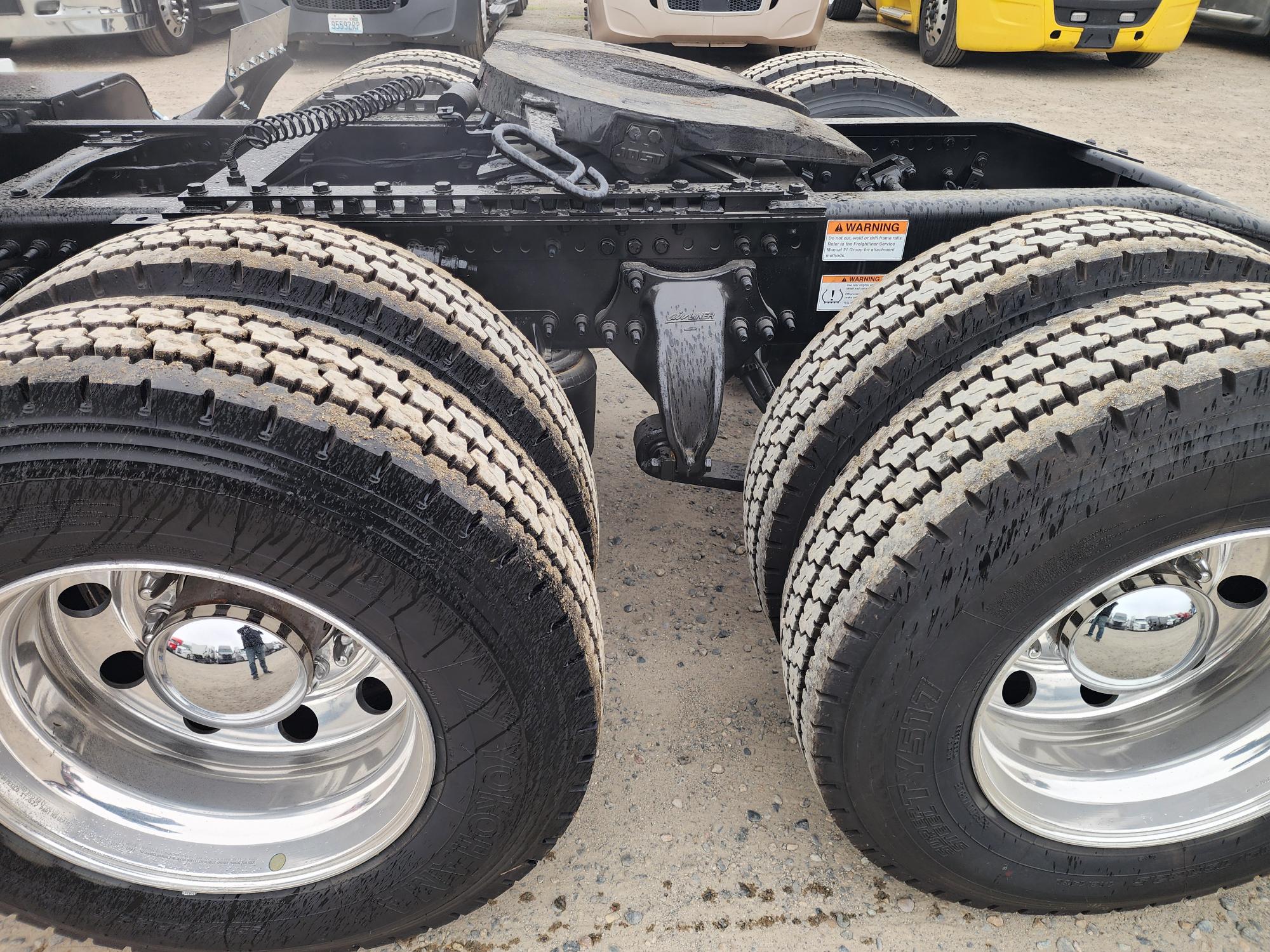 2023 FREIGHTLINER CASCADIA 126SLP - image 14