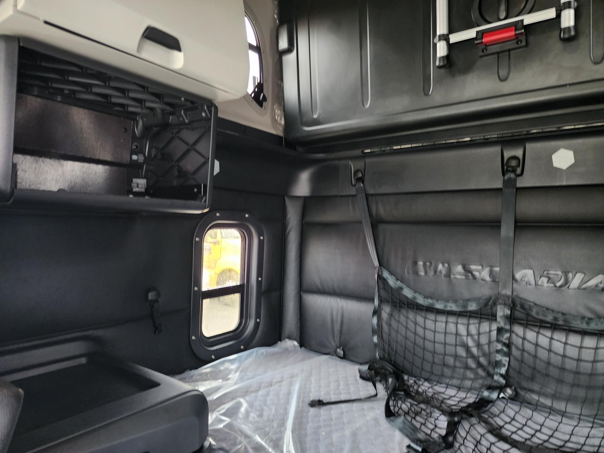 2023 FREIGHTLINER CASCADIA 126SLP - image 19