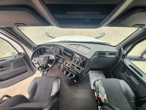 FREIGHTLINER CASCADIA 126SLP 2023