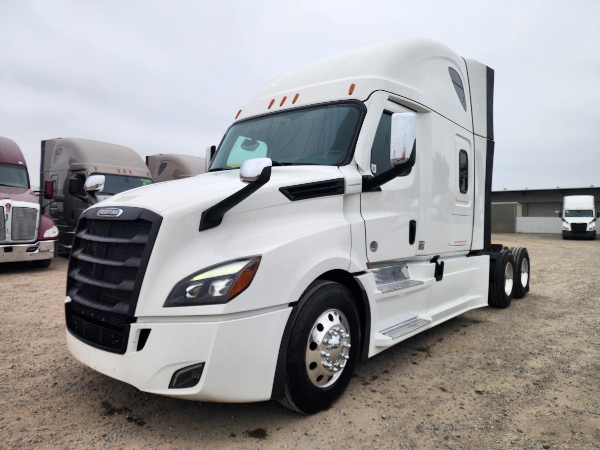 2023 FREIGHTLINER CASCADIA 126SLP - image 1