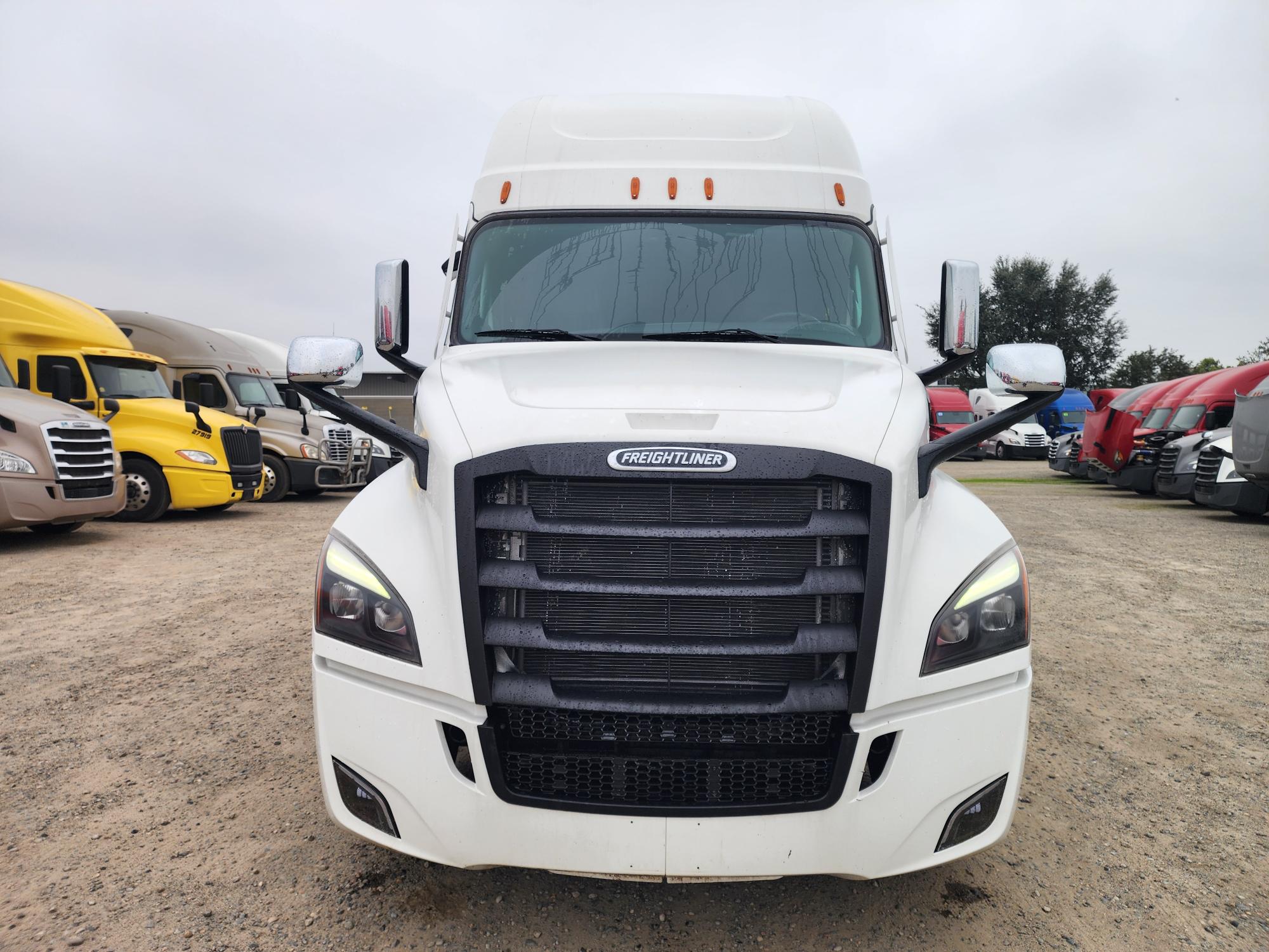 2023 FREIGHTLINER CASCADIA 126SLP - image 2