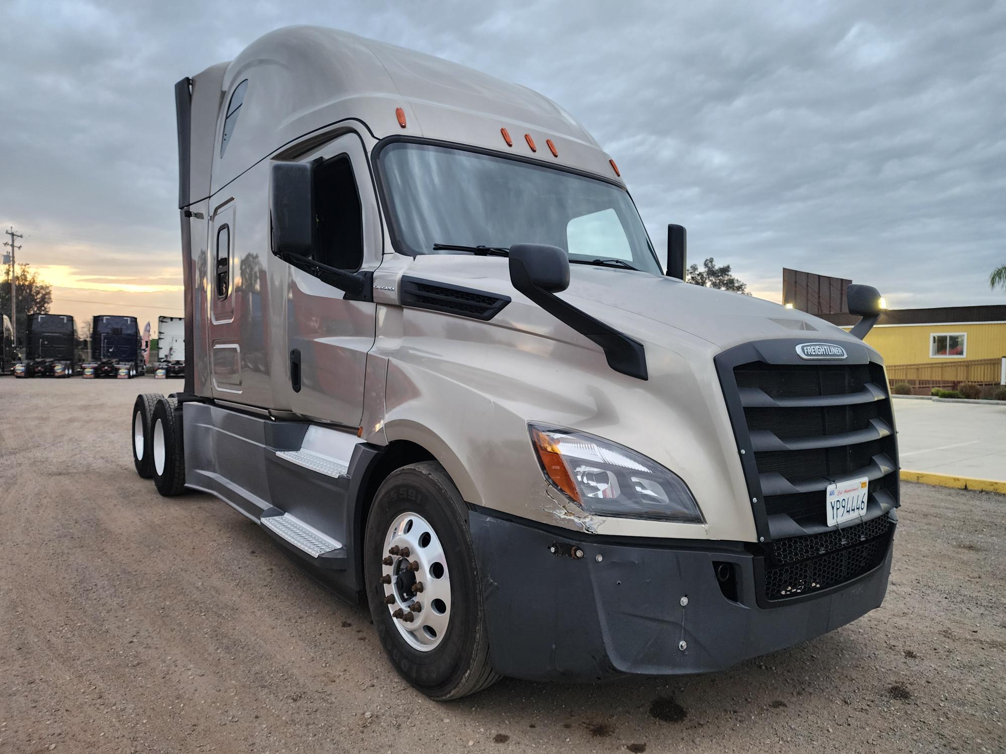 2019 FREIGHTLINER CASCADIA 126SLP - image 8
