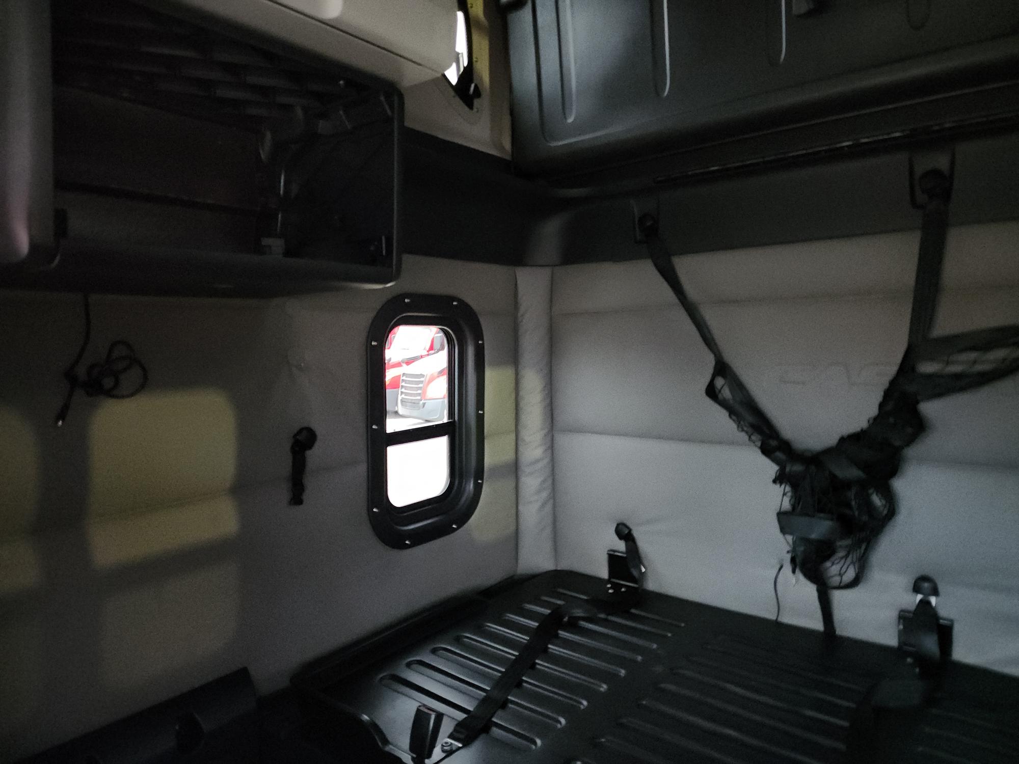 2019 FREIGHTLINER CASCADIA 126SLP - image 20