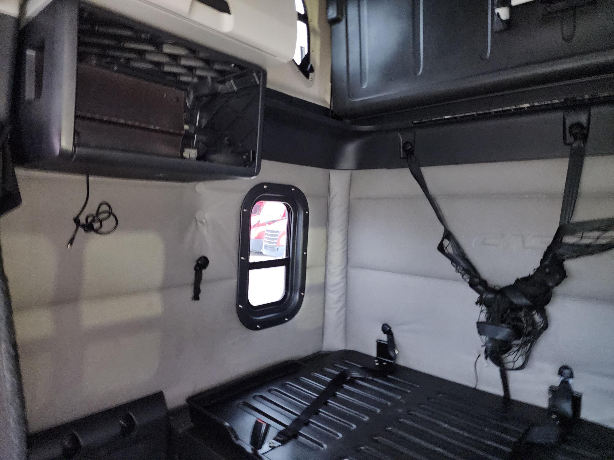 2019 FREIGHTLINER CASCADIA 126SLP - image 19